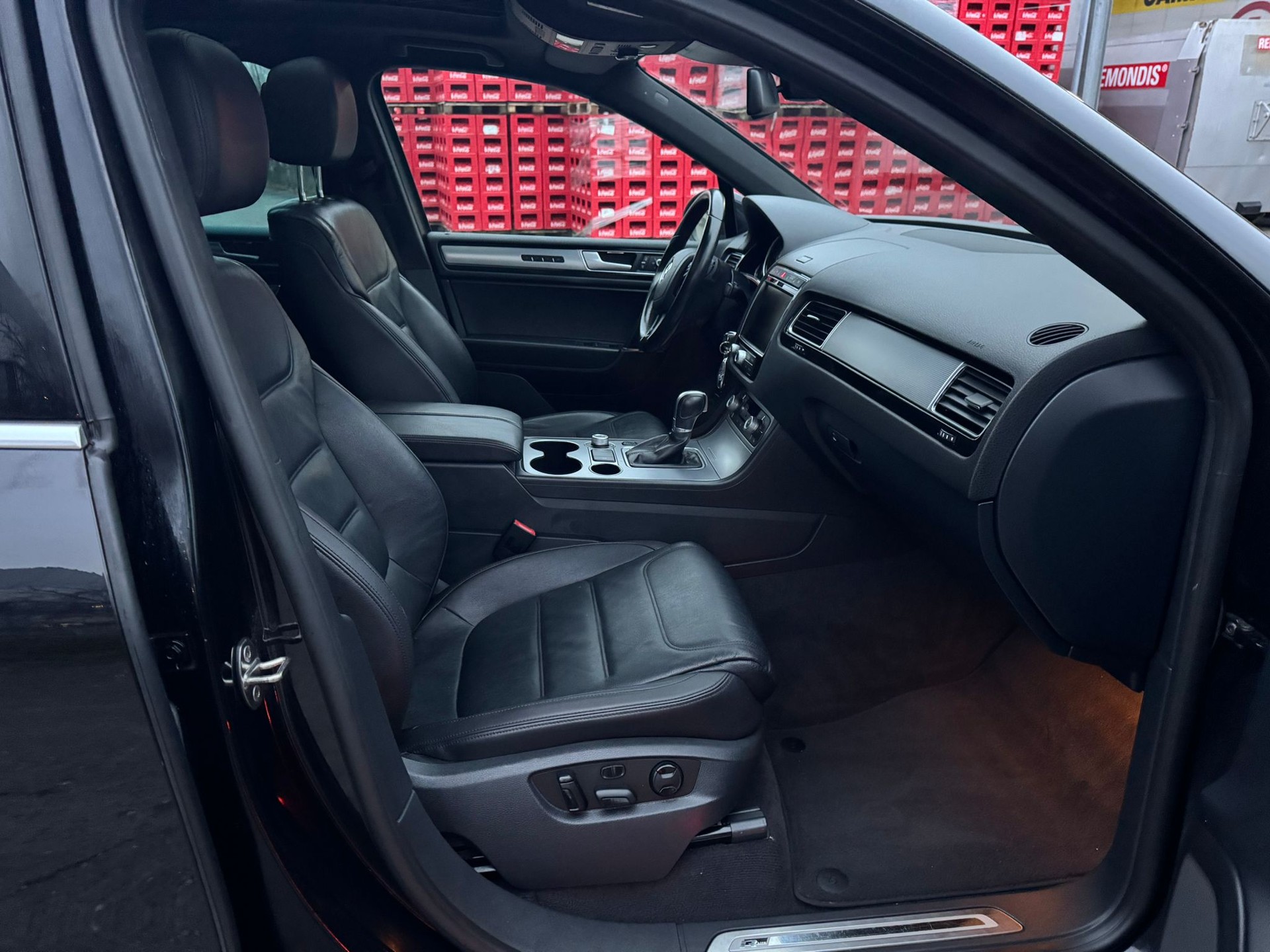 VW Touareg 3.0 TDI R-Line BlueMotion Technology Tiptronic-image-11