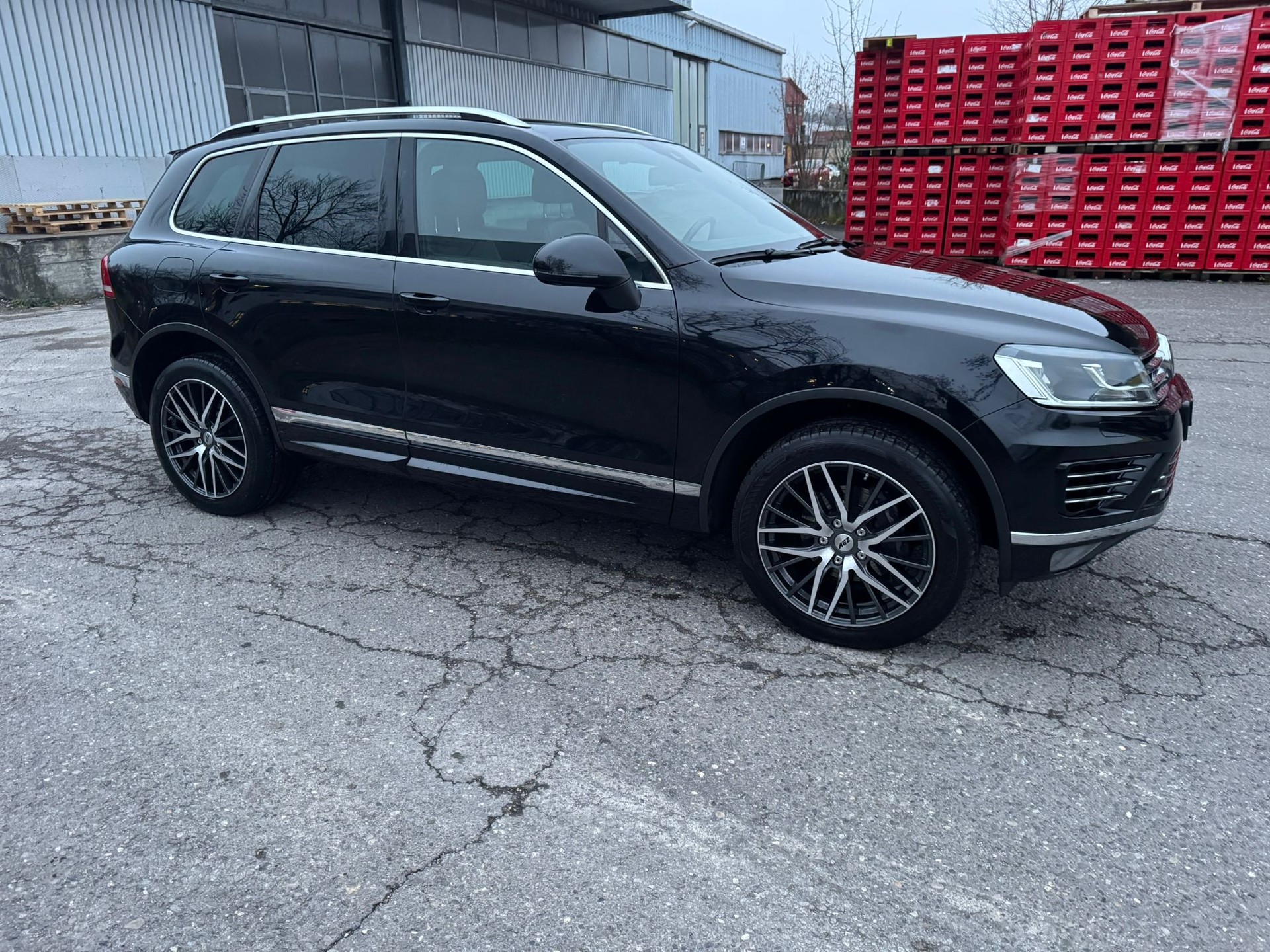 VW Touareg 3.0 TDI R-Line BlueMotion Technology Tiptronic-image-2