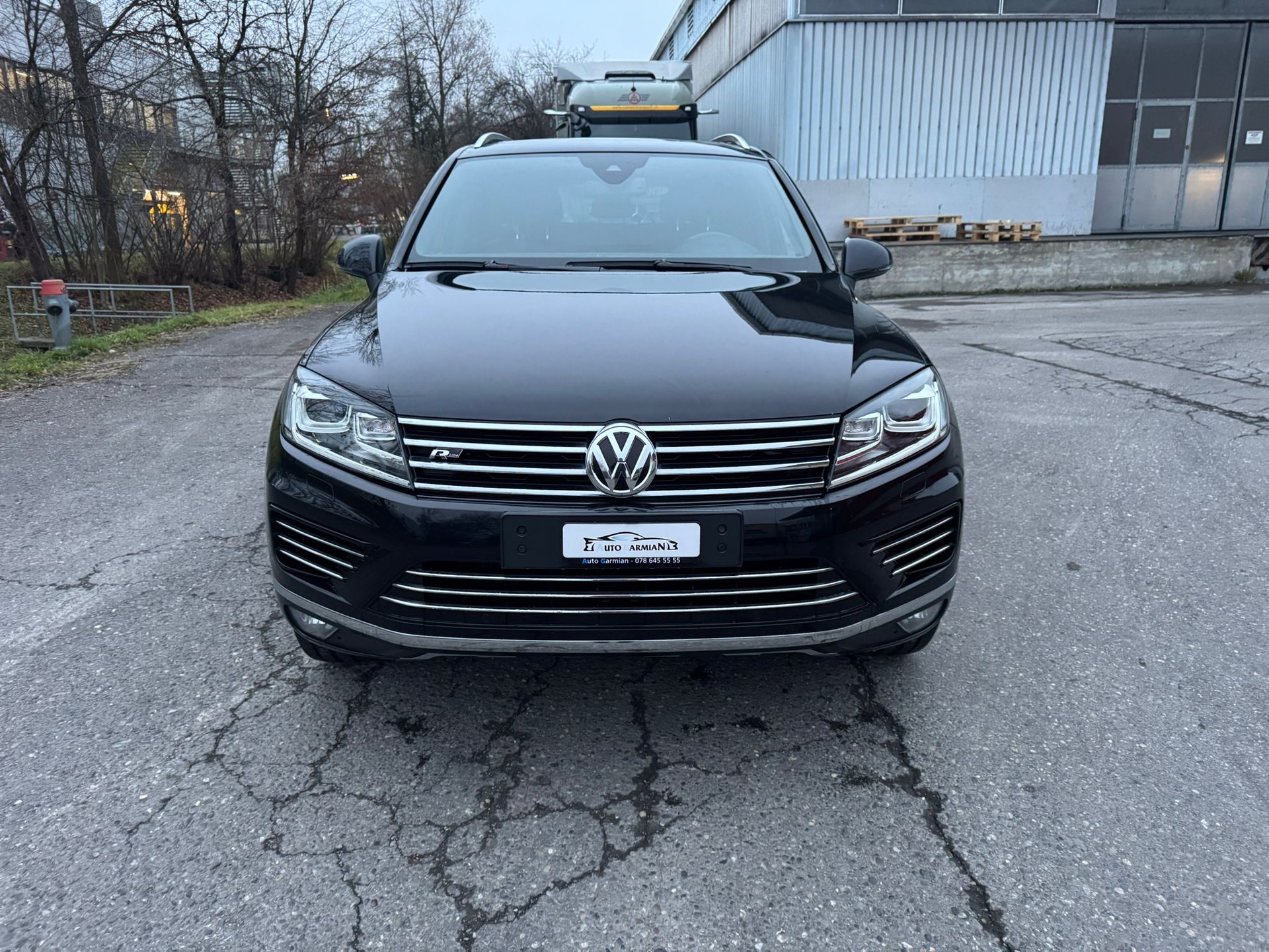 VW Touareg 3.0 TDI R-Line BlueMotion Technology Tiptronic-image-0