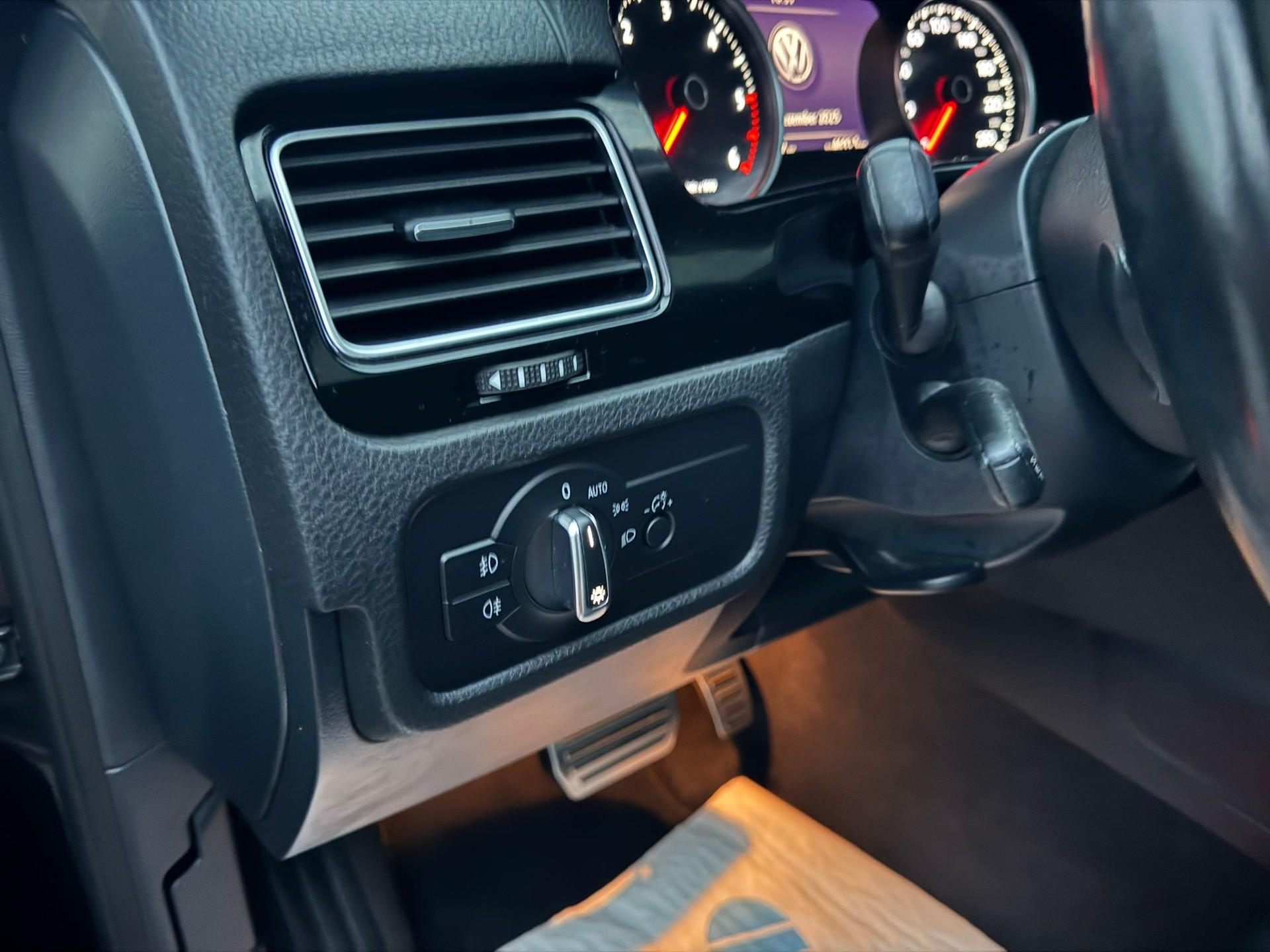 VW Touareg 3.0 TDI R-Line BlueMotion Technology Tiptronic-image-20
