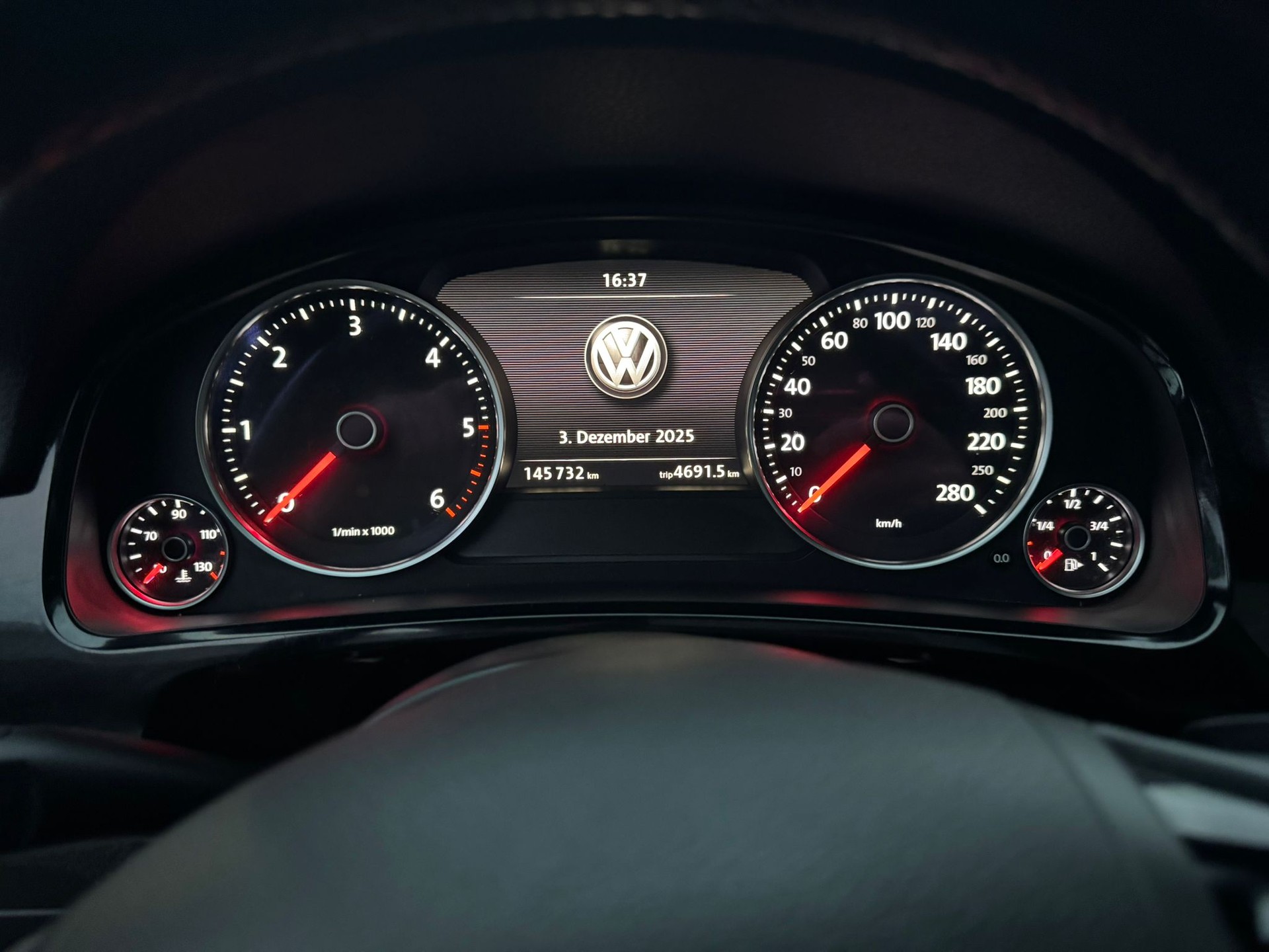 VW Touareg 3.0 TDI R-Line BlueMotion Technology Tiptronic-image-22