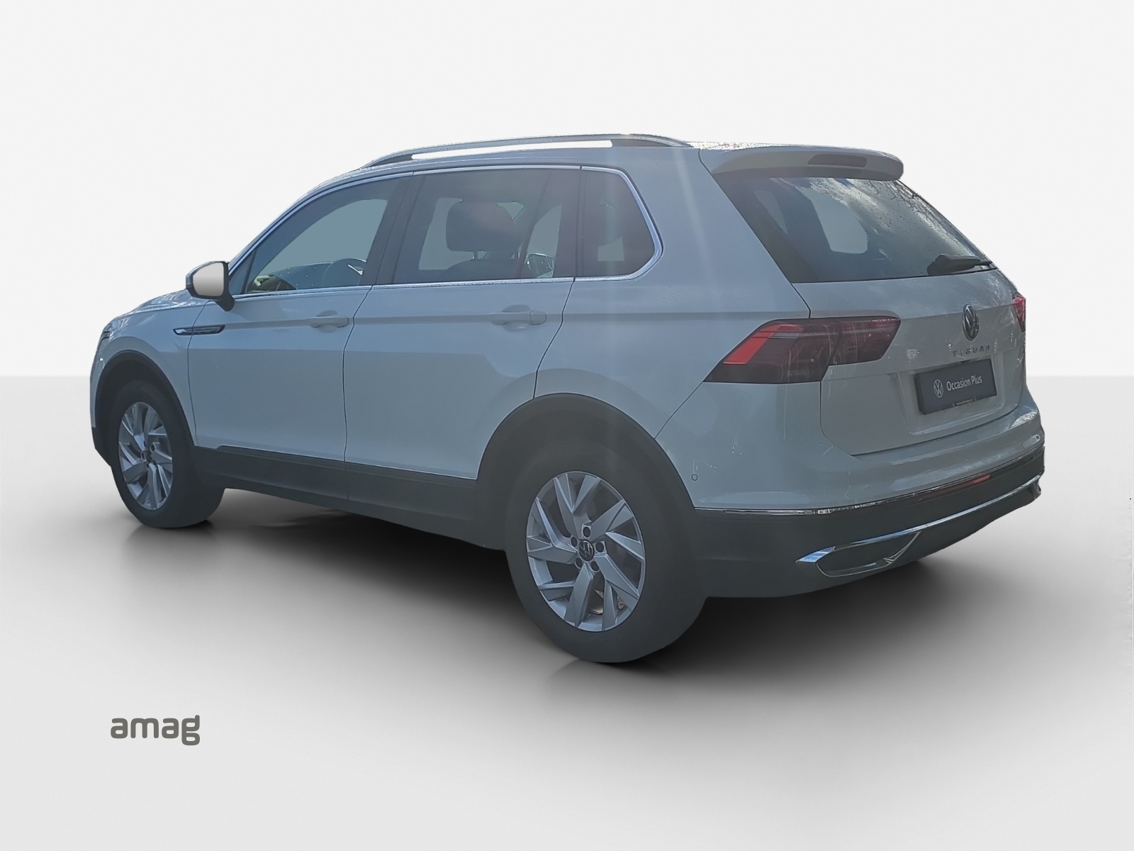 VW Tiguan 2.0 TDI SCR Elegance 4Motion DSG-image-2