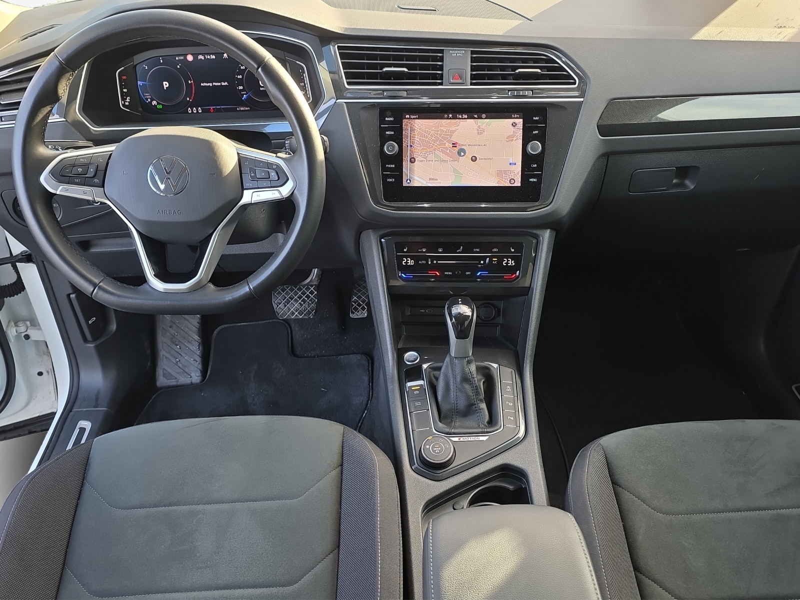 VW Tiguan 2.0 TDI SCR Elegance 4Motion DSG-image-8