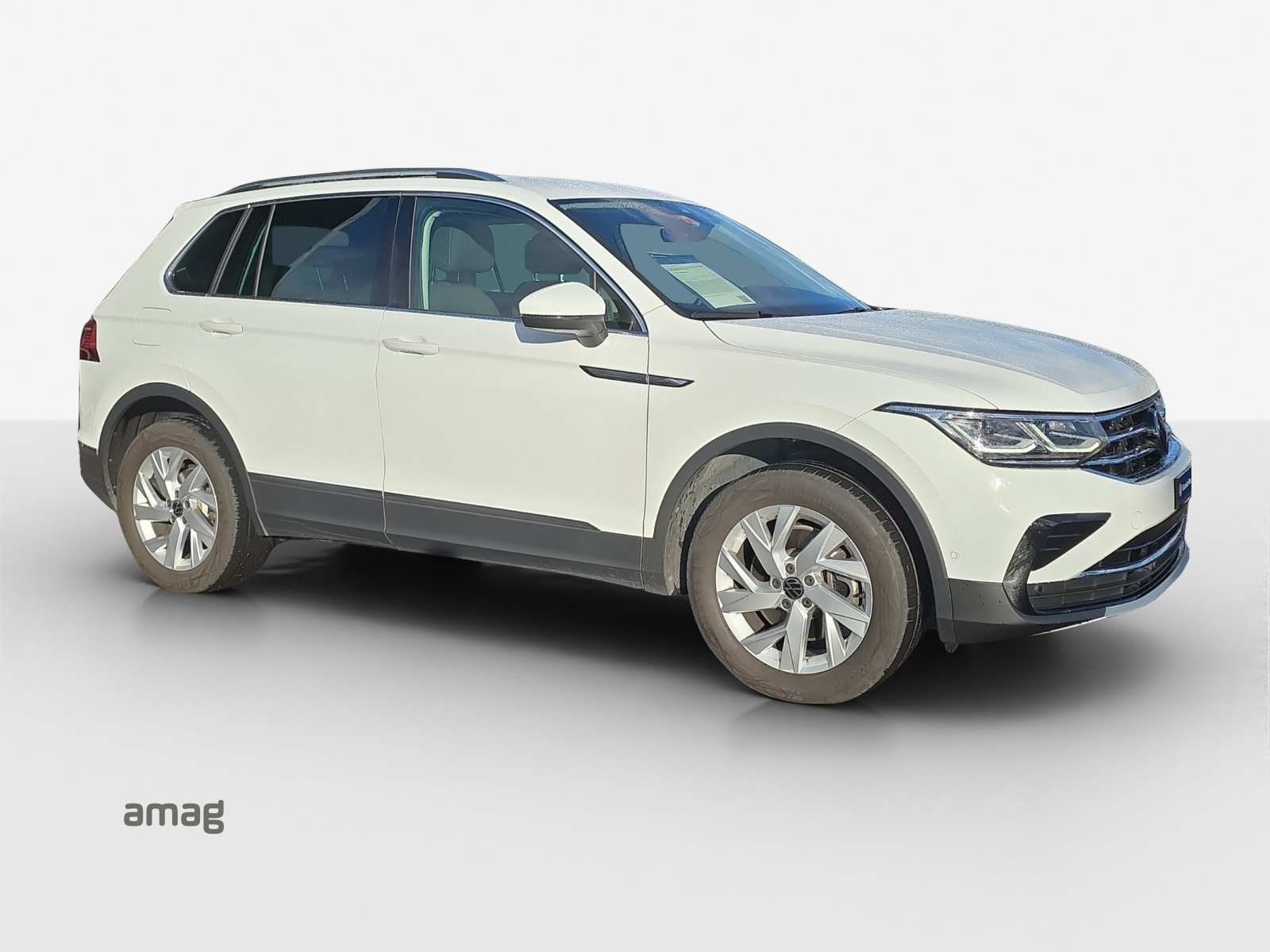 VW Tiguan 2.0 TDI SCR Elegance 4Motion DSG-image-5
