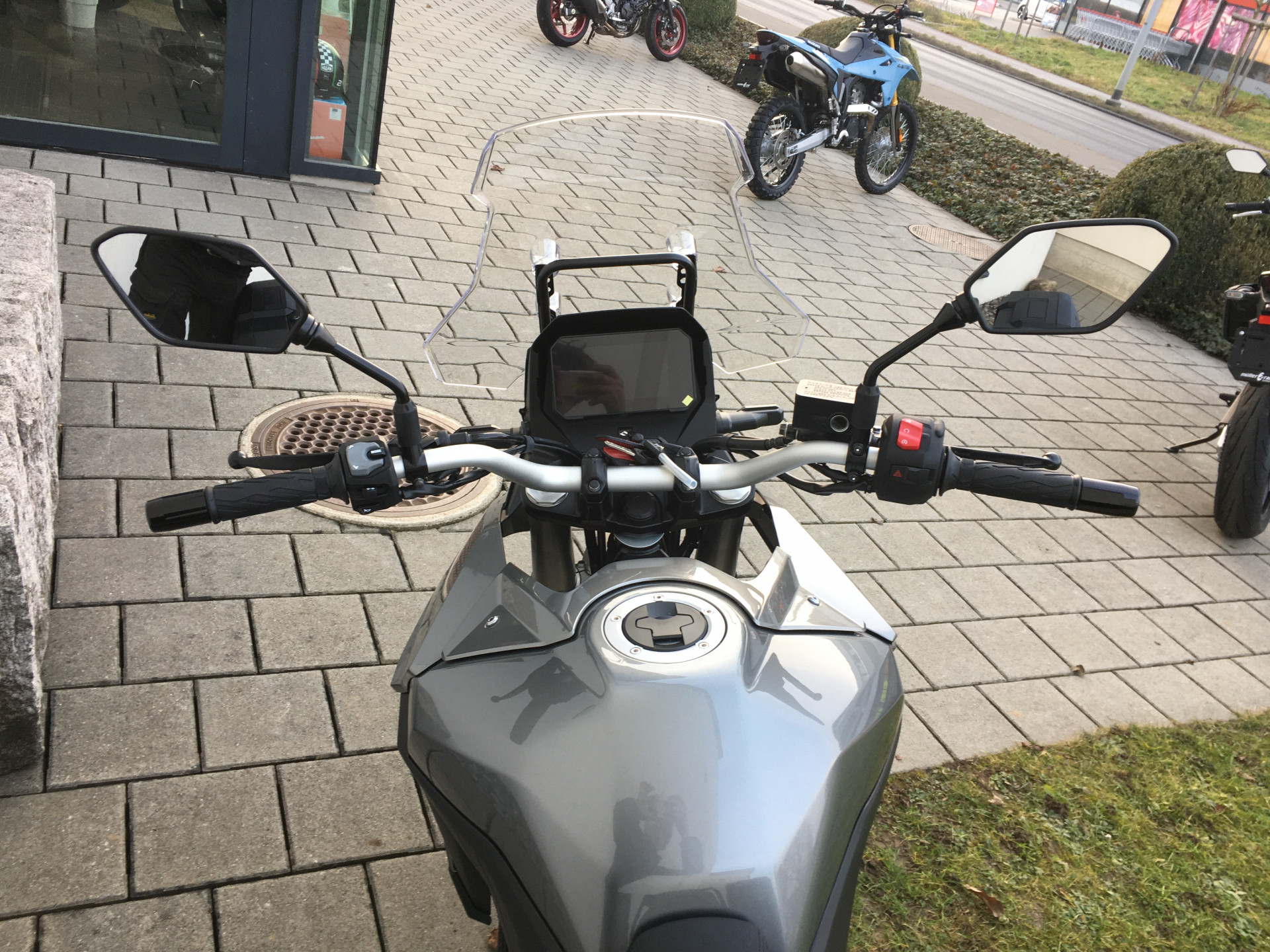SUZUKI DL 800 V-Strom-showroom-element-3