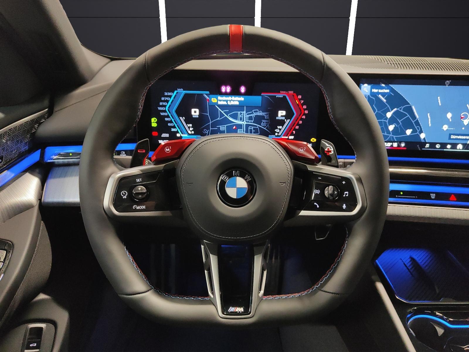 BMW M5 xDrive Touring-image-8