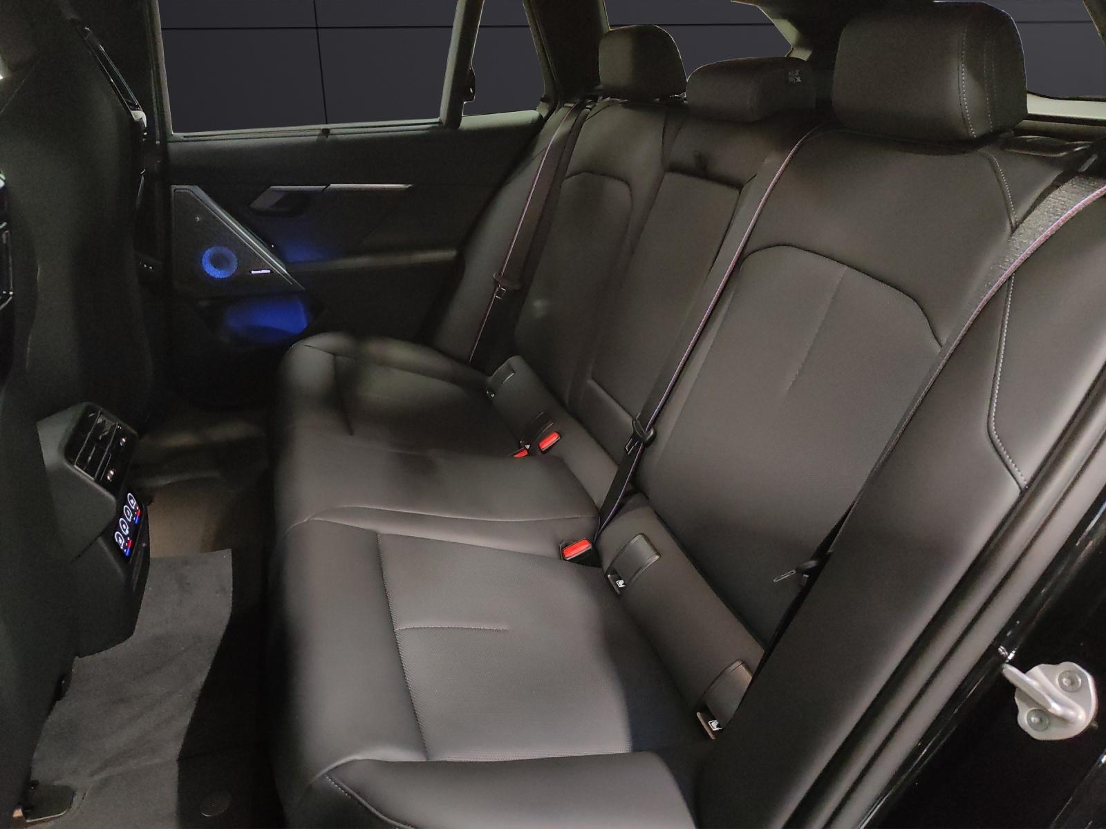 BMW M5 xDrive Touring-image-19