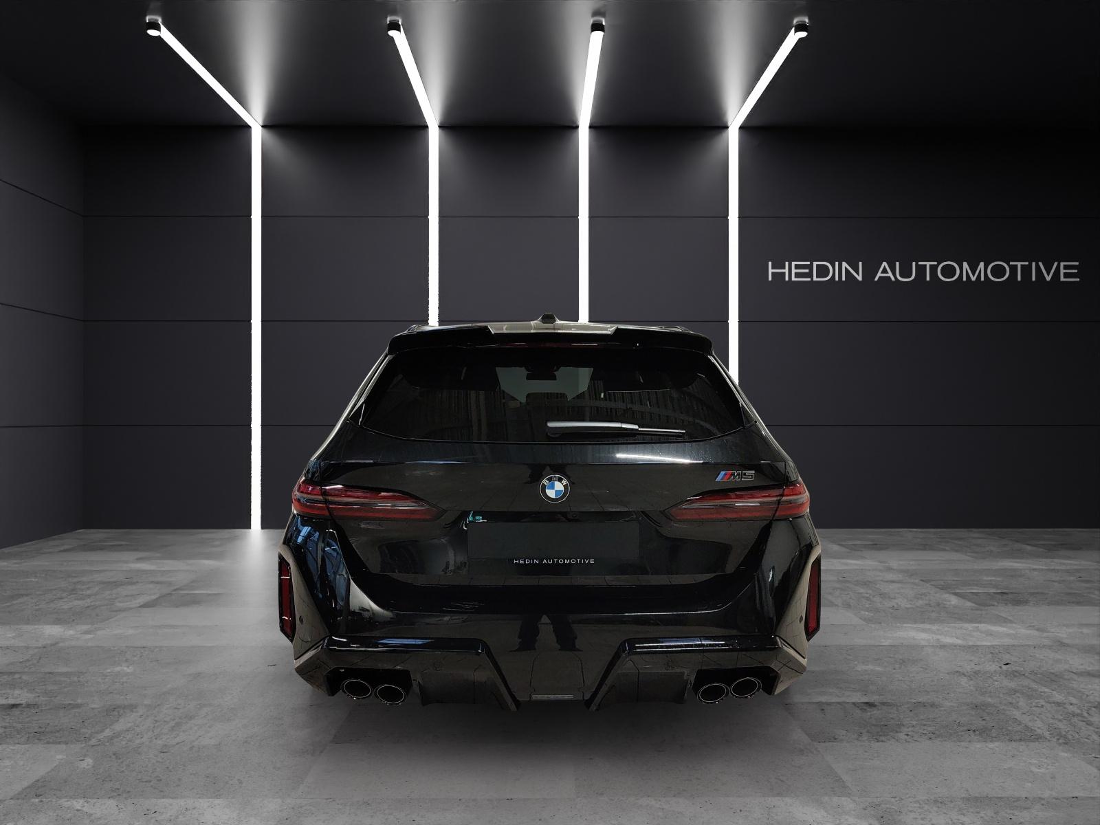 BMW M5 xDrive Touring-image-11