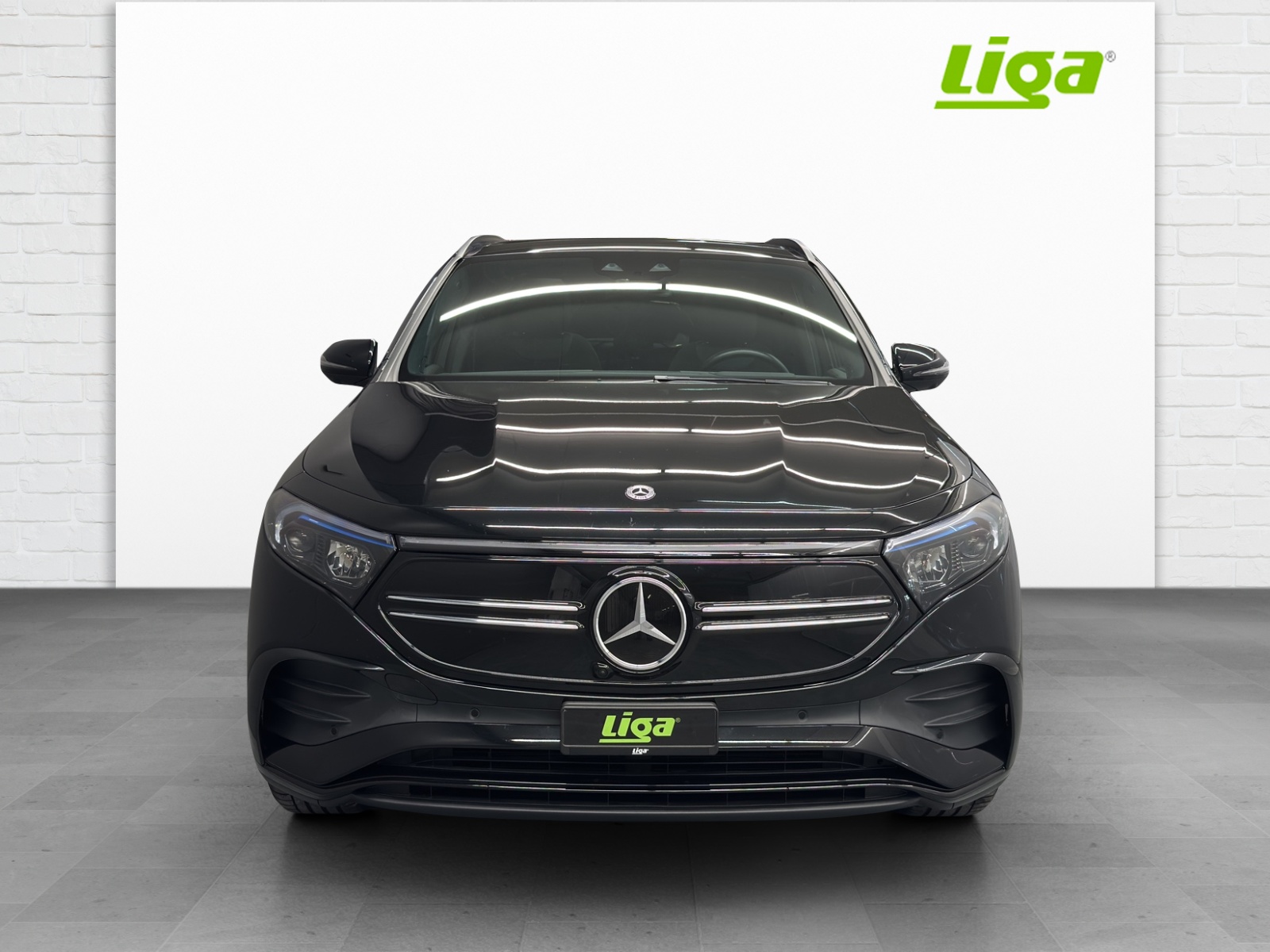 MERCEDES-BENZ EQA 350 AMG Line 4matic-image-2
