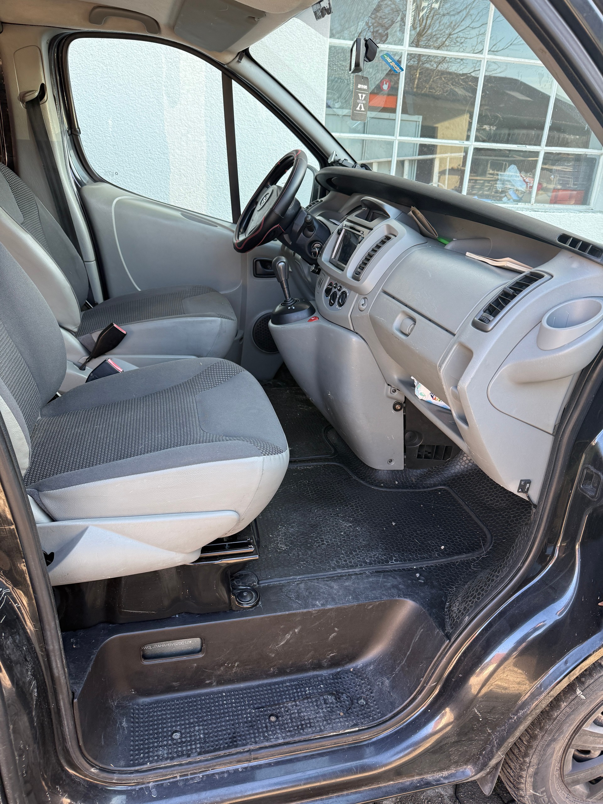 OPEL Vivaro 2.0 CDTI A 2.7t L1H1-image-4