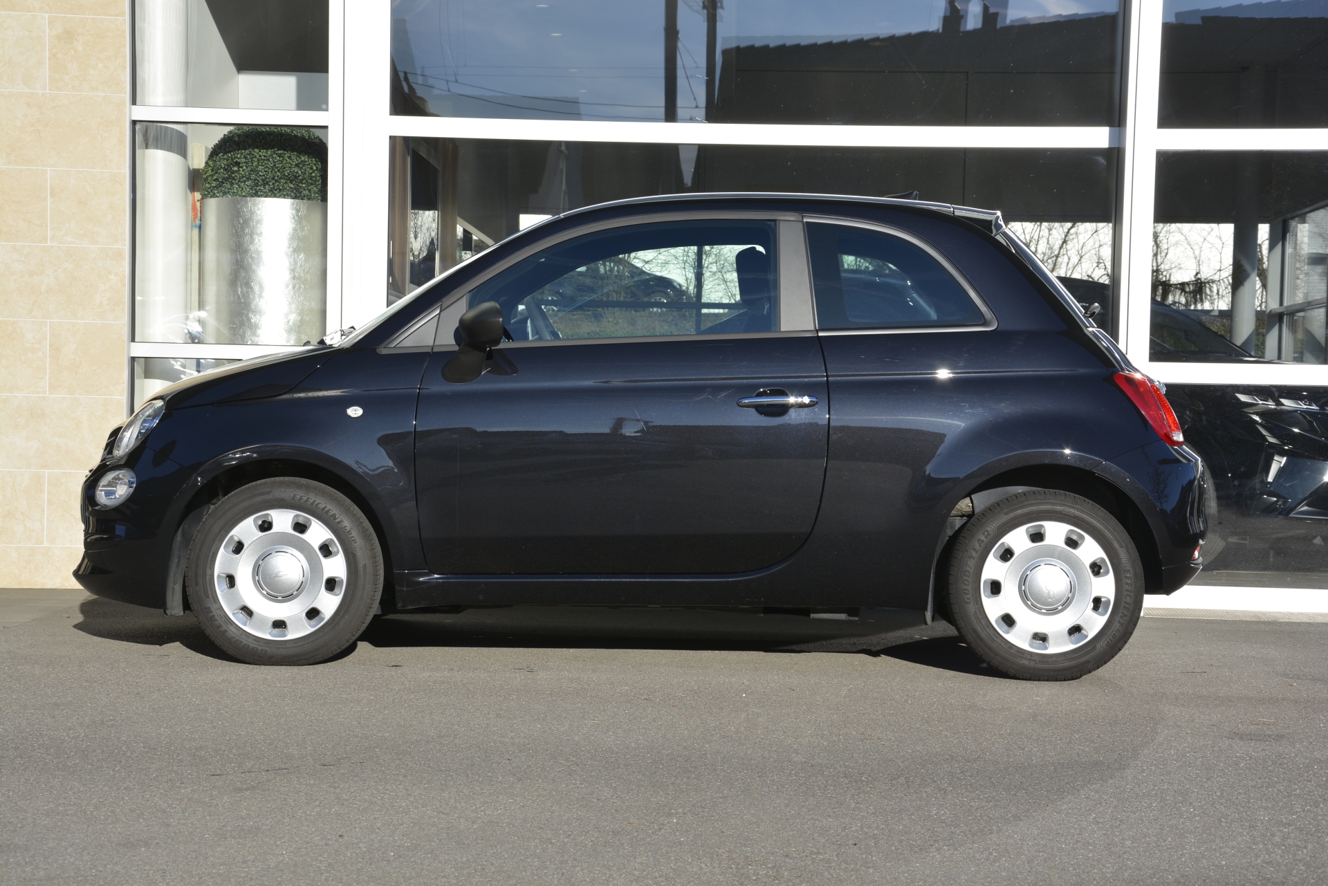 FIAT 500 1.0 Hybrid Cult-image-2