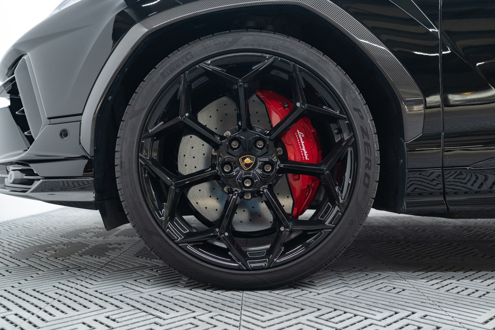 LAMBORGHINI Urus Performante "60 anniversario"-image-5
