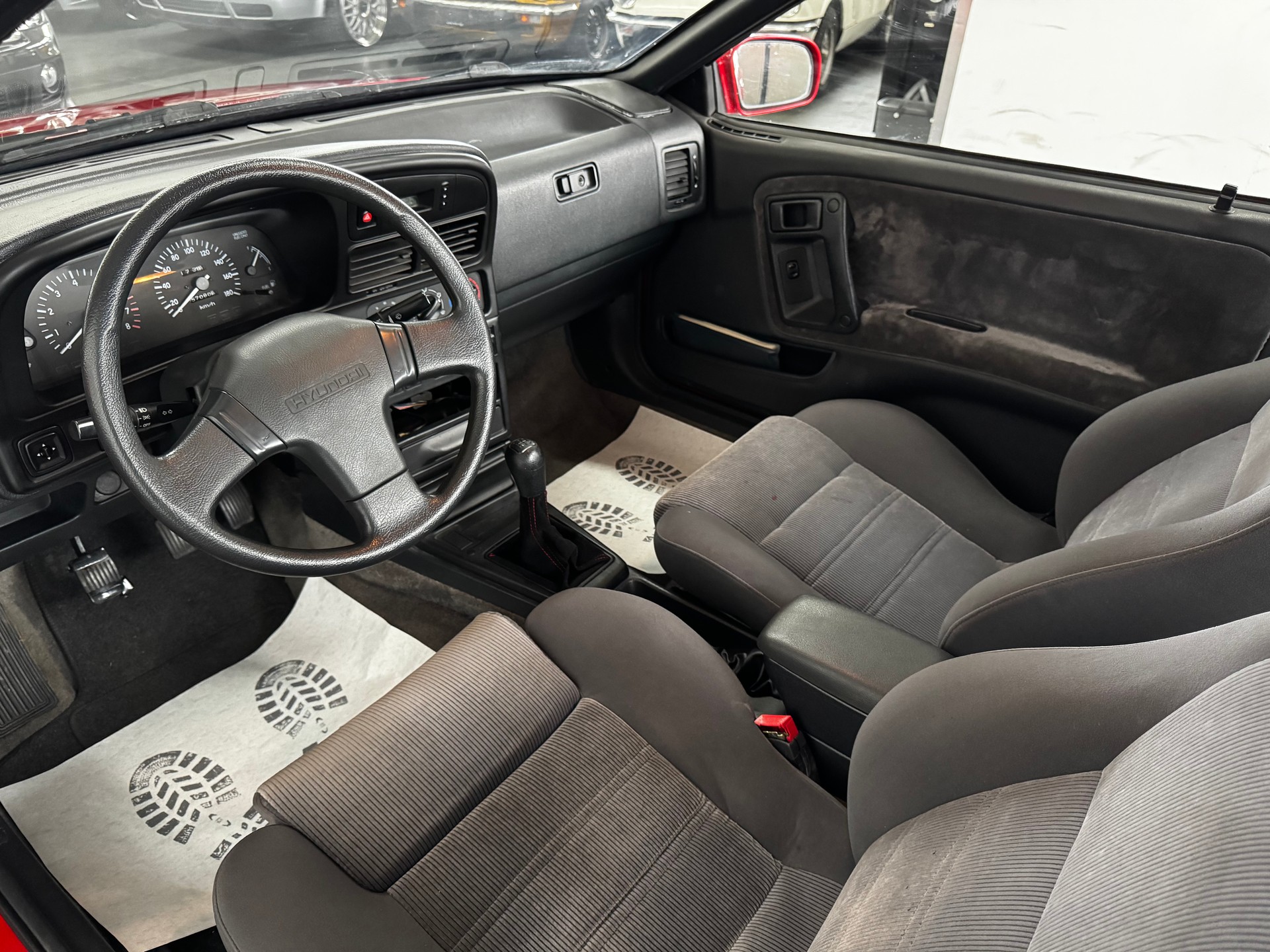 HYUNDAI Scoupe 1.5 LS (GLSi)-image-13