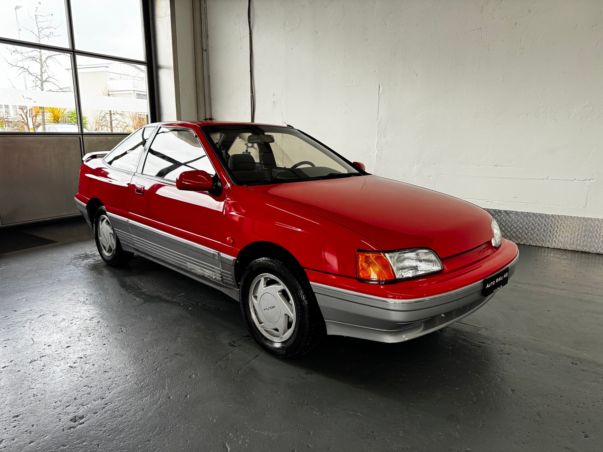 HYUNDAI Scoupe 1.5 LS (GLSi)-showroom-element-1