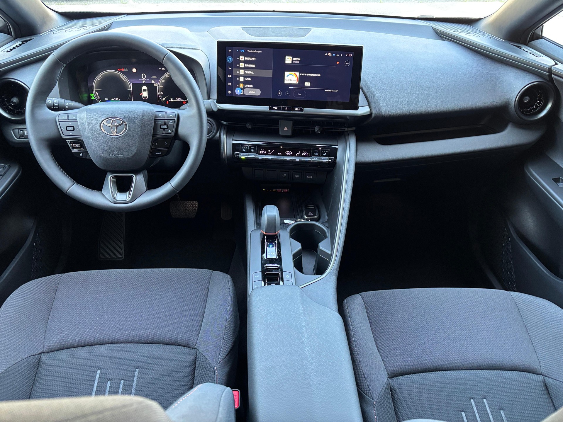 TOYOTA C-HR 2.0 PHEV Swiss Edition-image-5