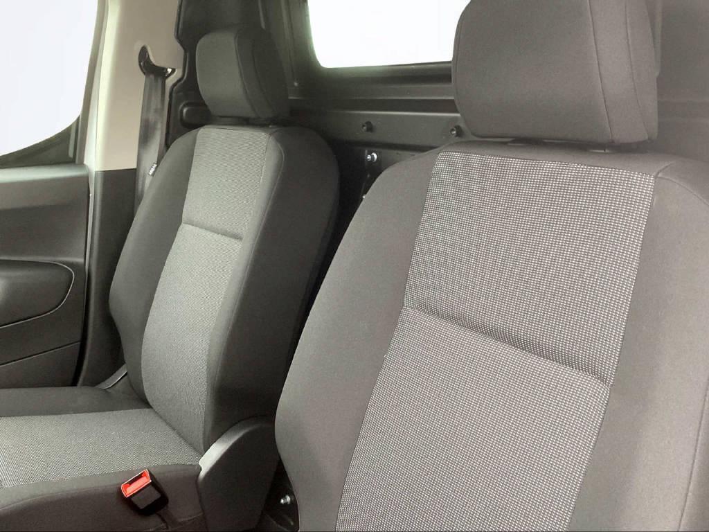 OPEL Combo-e Cargo 2.4 t Electric-image-5