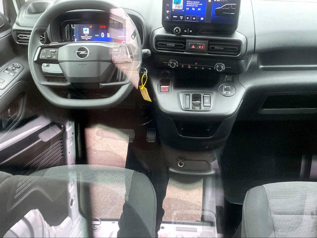 OPEL Combo-e Cargo 2.4 t Electric-image-4