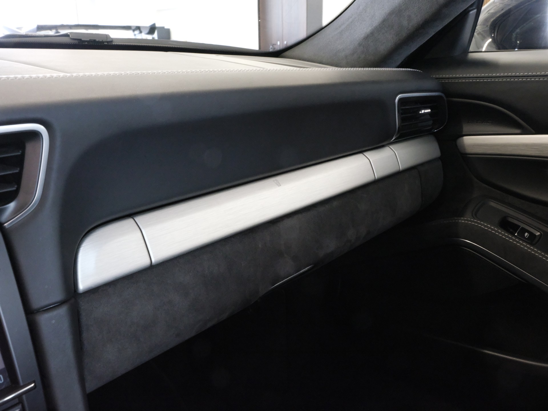 PORSCHE 911 GT3 PDK *Liftsystem* *Sport Chrono* *Alcantara Leder*-image-21