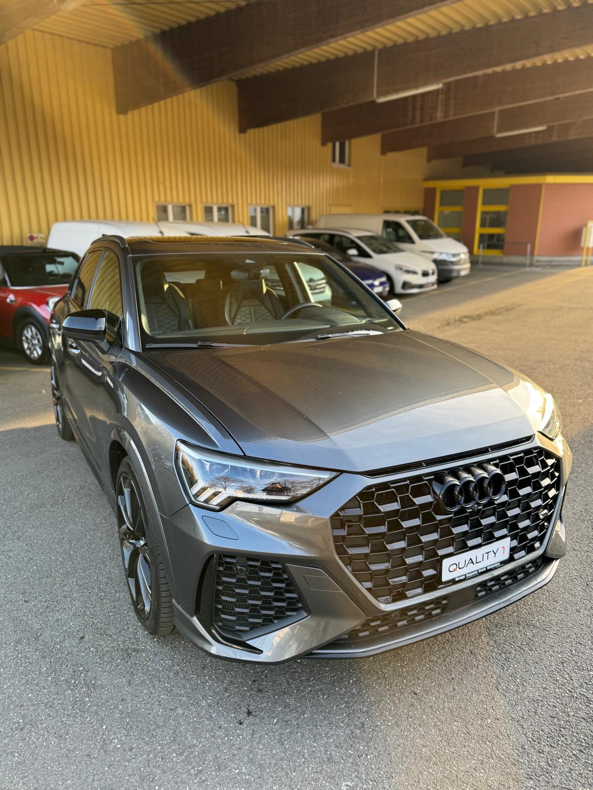 AUDI RS Q3 2.5 TFSI quattro S tronic (SUV / Geländewagen) Audi AUDI RS Q3 2.5 TFSI quattro S tronic (SUV / Geländewagen)