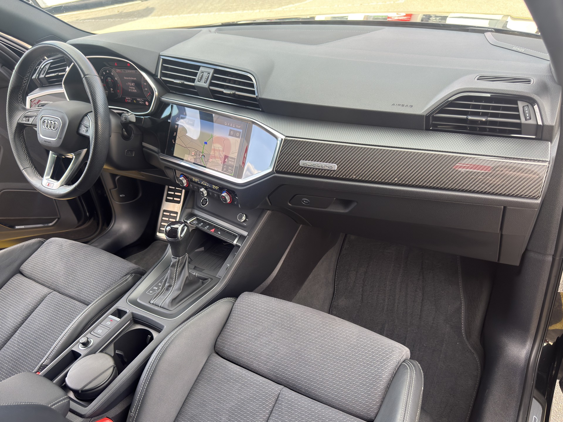AUDI Q3 2.0 45 TFSI S line quattro S-Tronic-image-10