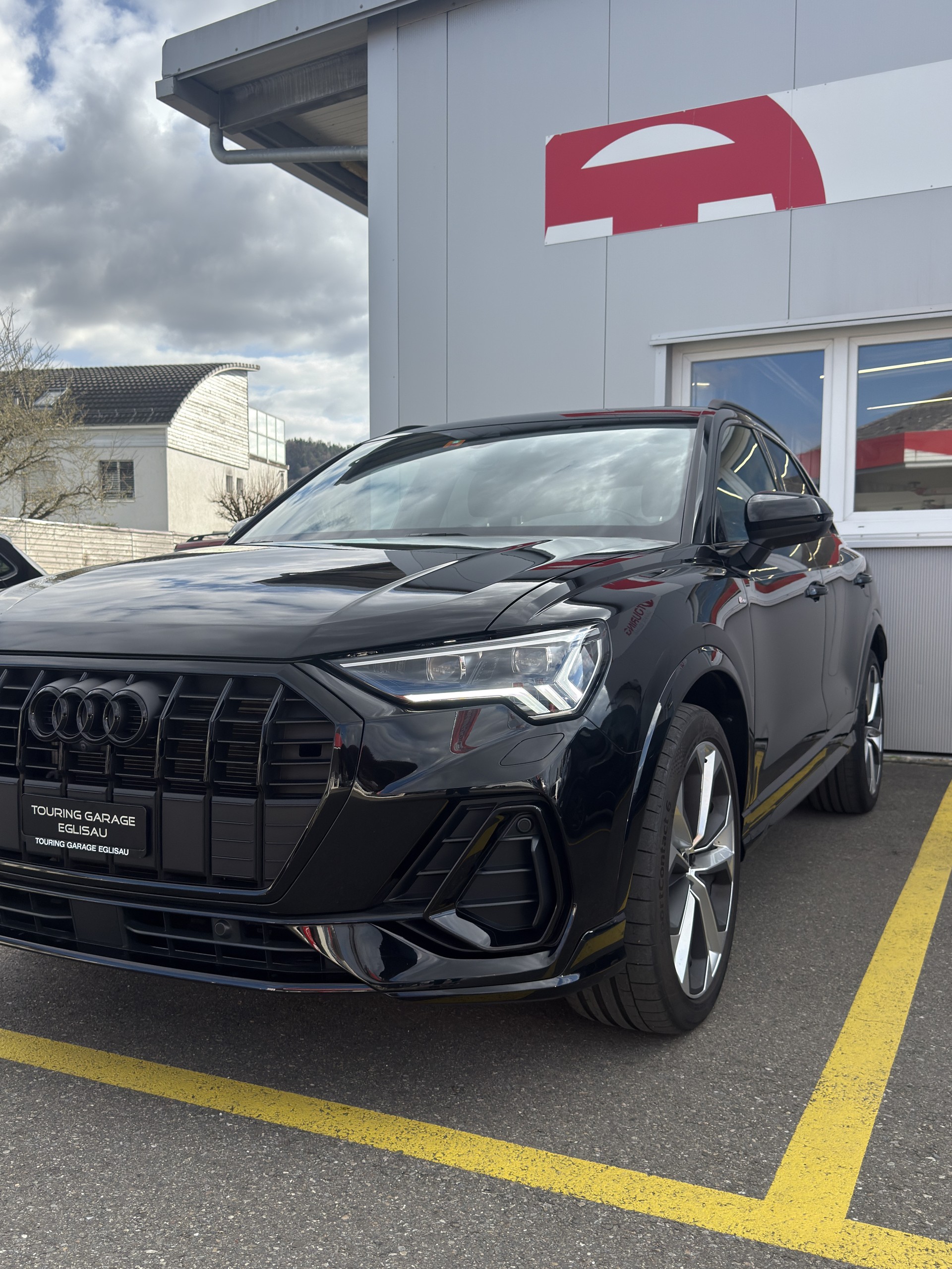 AUDI Q3 2.0 45 TFSI S line quattro S-Tronic-image-27