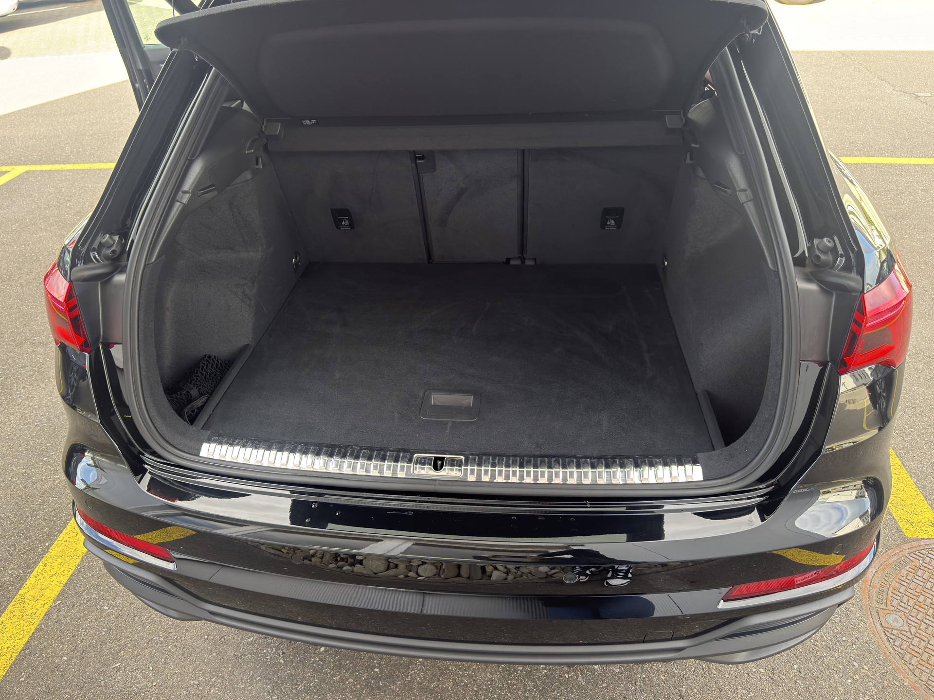 AUDI Q3 2.0 45 TFSI S line quattro S-Tronic-image-14