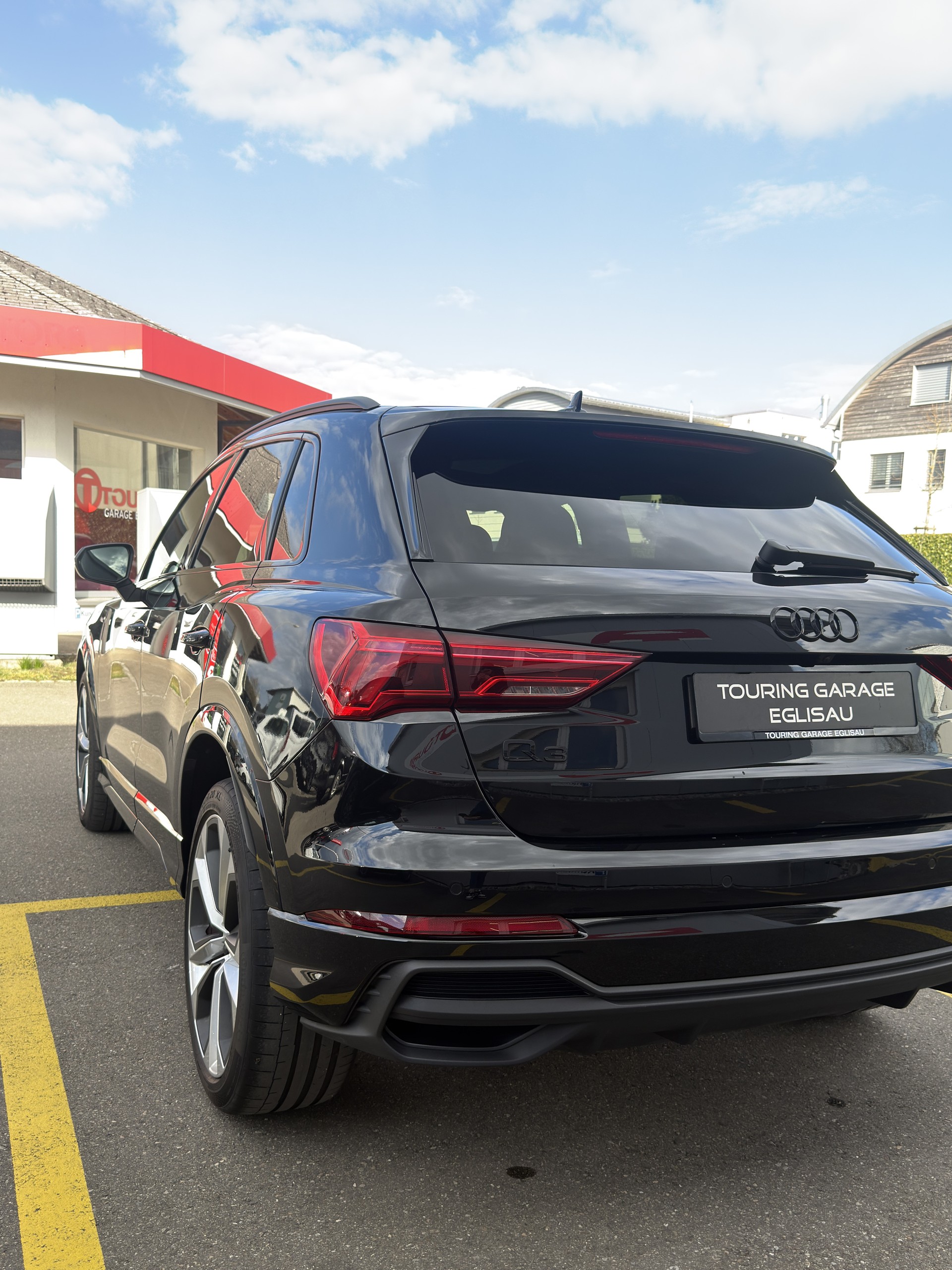 AUDI Q3 2.0 45 TFSI S line quattro S-Tronic-image-29