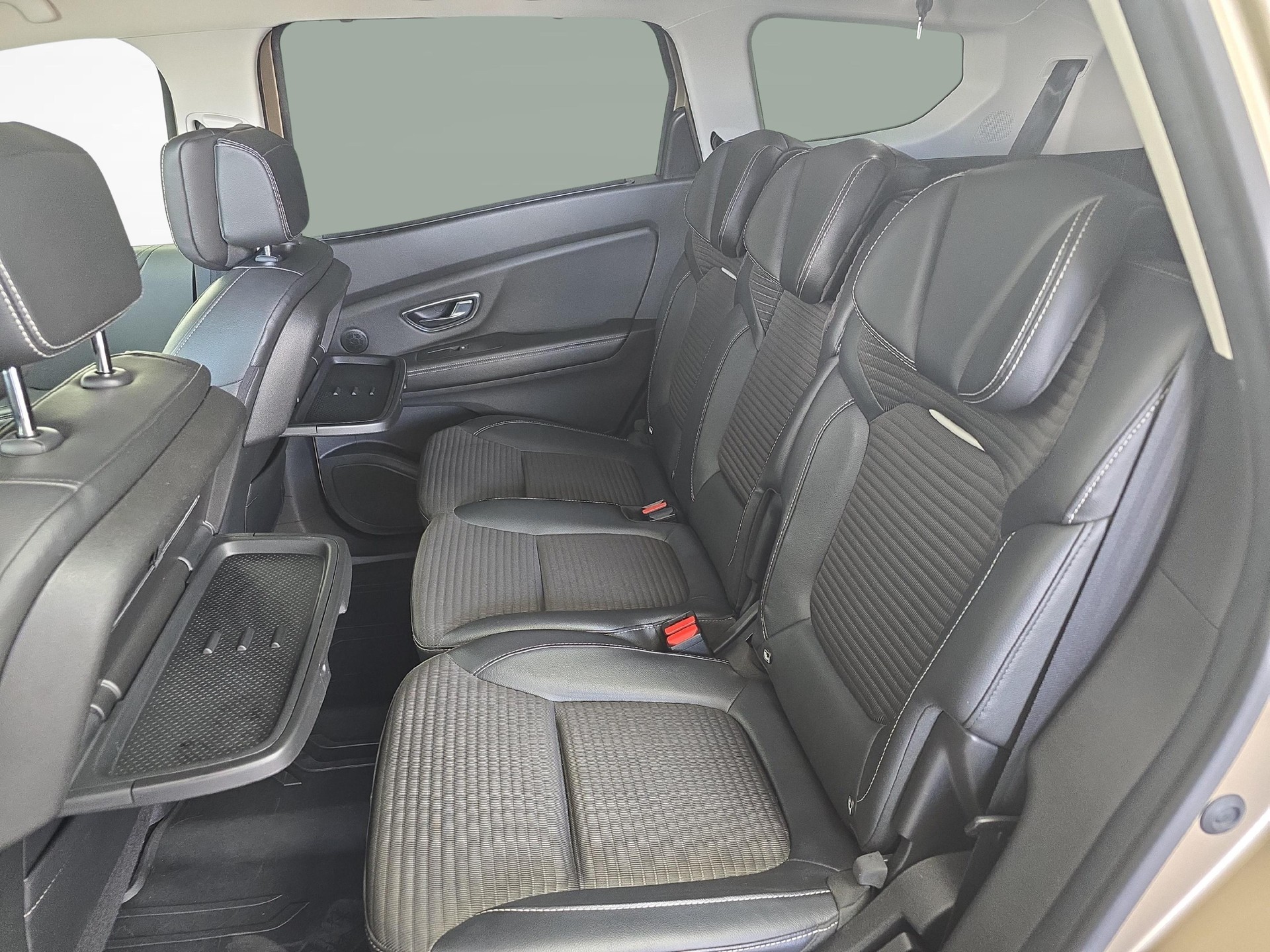 RENAULT Grand Scénic 1.6 dCi 160 Bose EDC-image-10