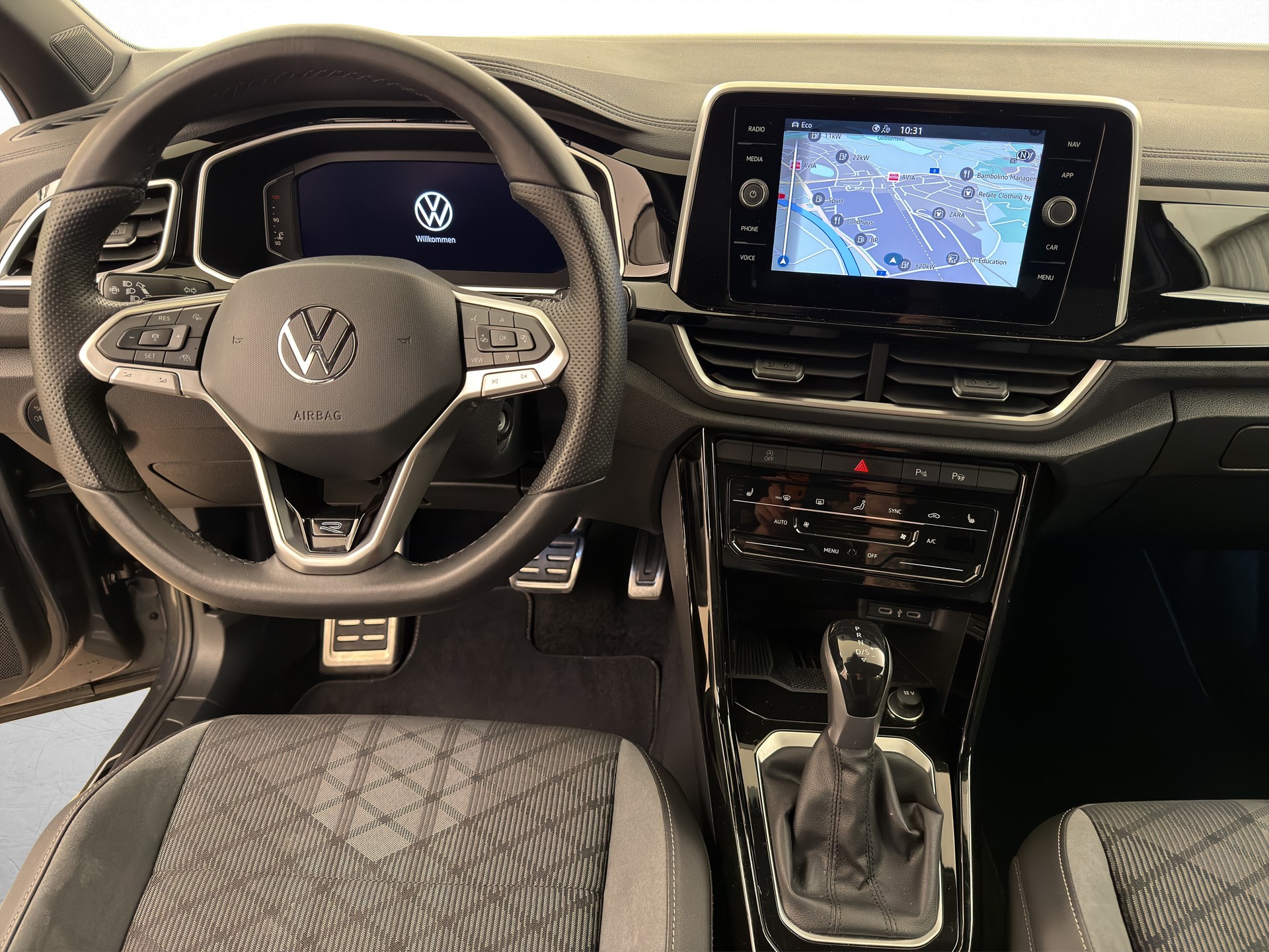 VW T-Roc 2.0 TSI R-Line DSG 4motion-image-6