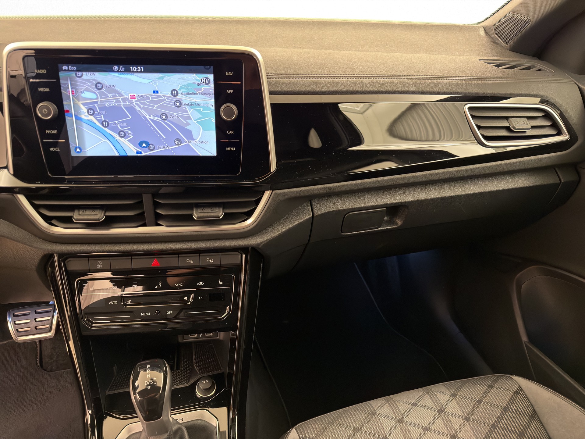 VW T-Roc 2.0 TSI R-Line DSG 4motion-image-7