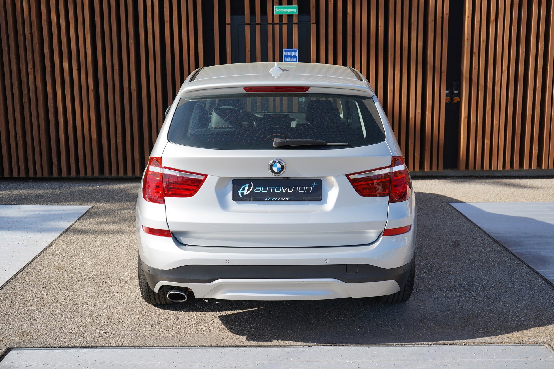 BMW X3 xDRIVE 20i STEPTRONIC l 184 PS-image-16