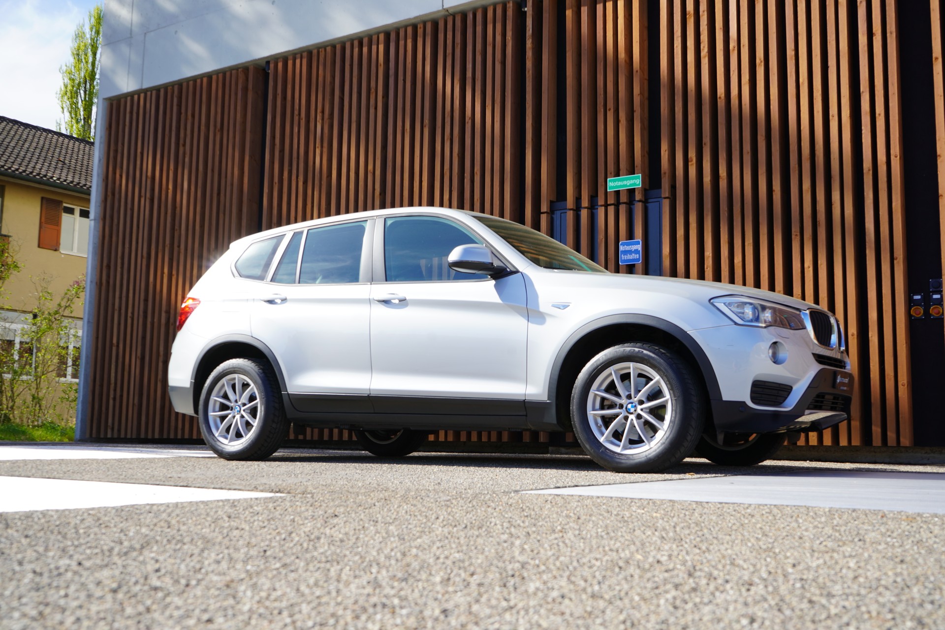 BMW X3 xDRIVE 20i STEPTRONIC l 184 PS-image-10