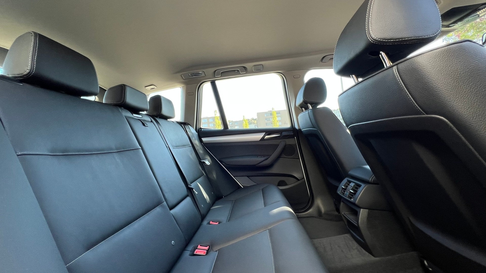 BMW X3 xDRIVE 20i STEPTRONIC l 184 PS-image-27