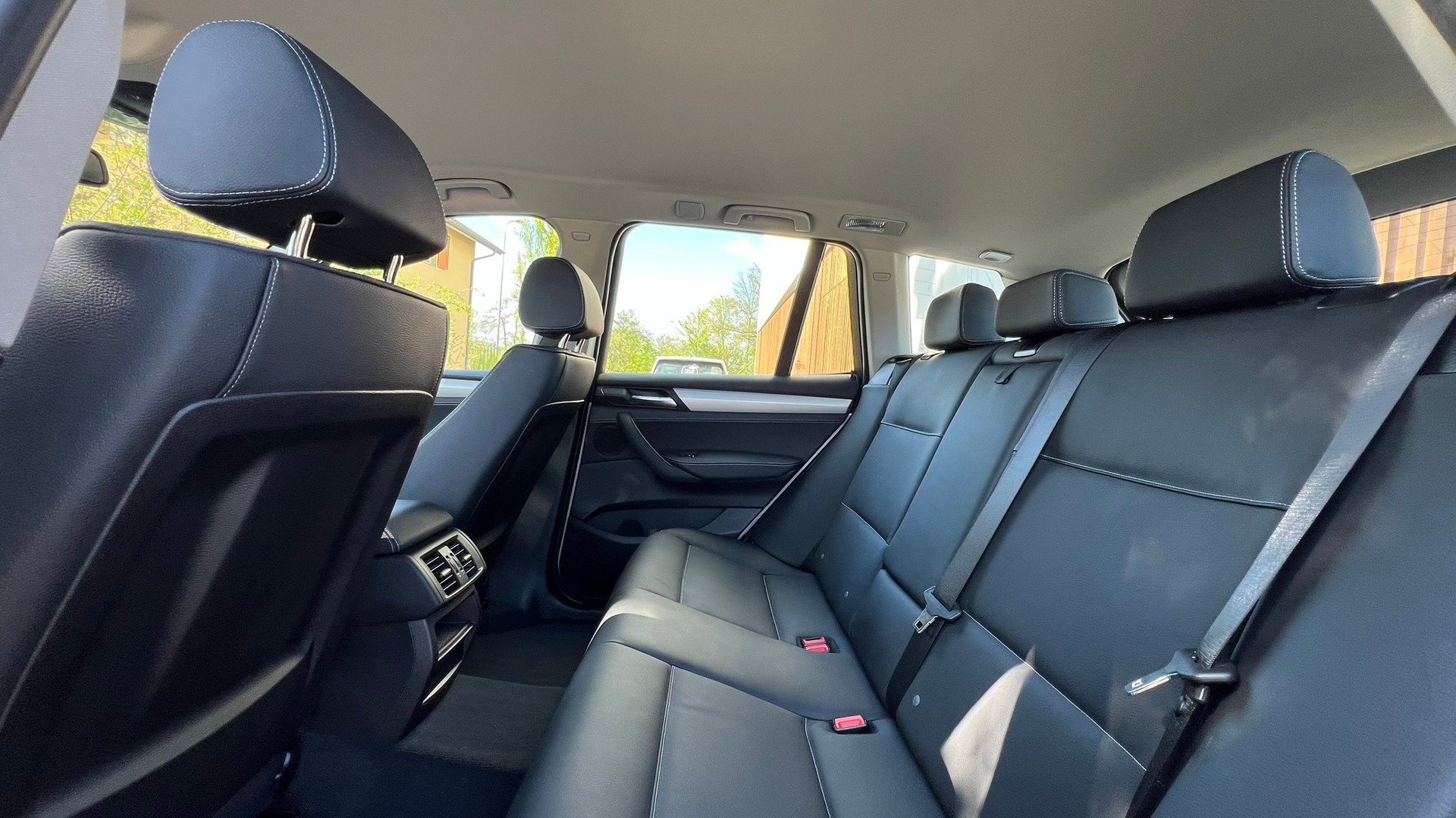 BMW X3 xDRIVE 20i STEPTRONIC l 184 PS-image-28