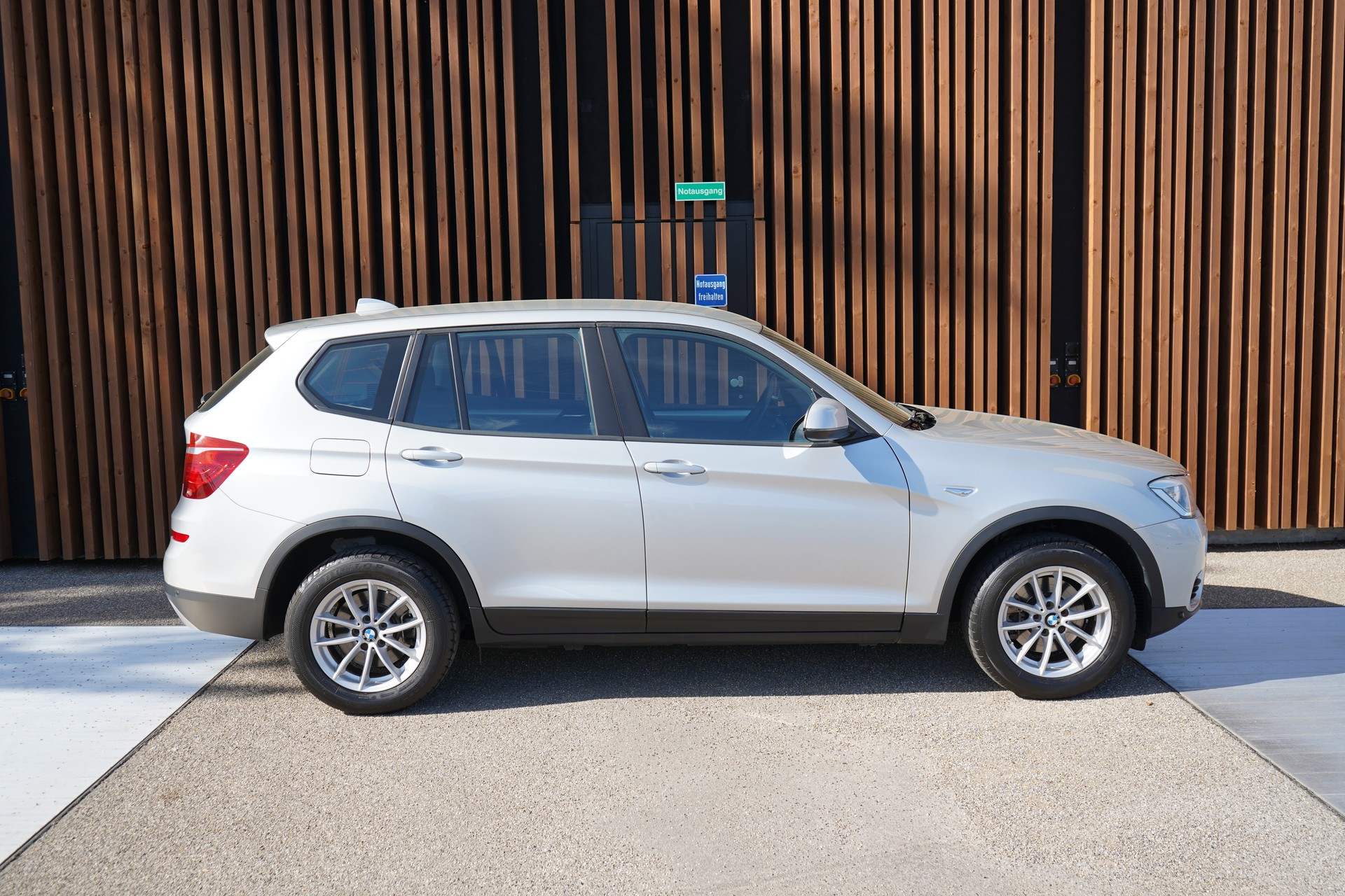 BMW X3 xDRIVE 20i STEPTRONIC l 184 PS-image-4