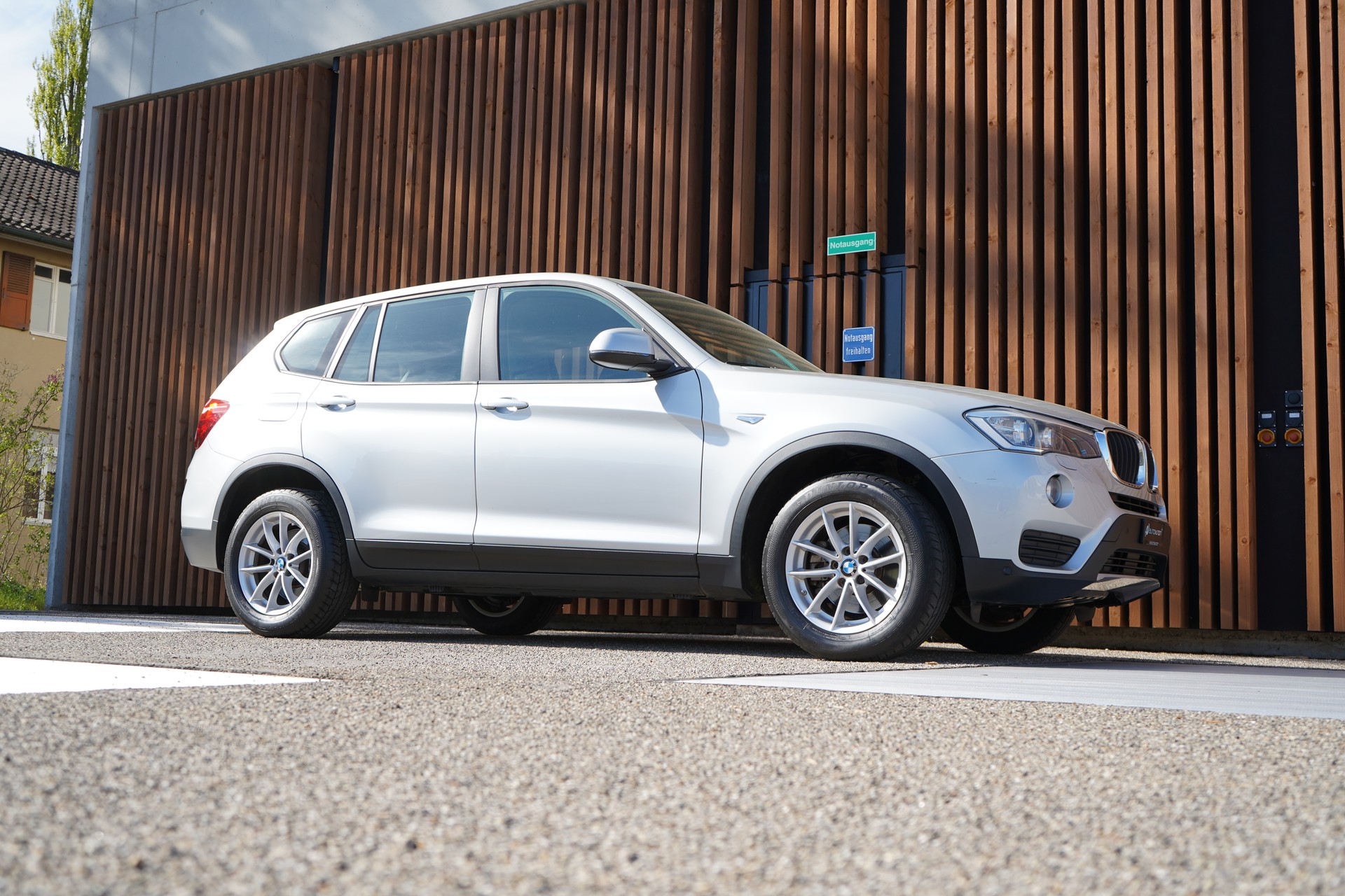 BMW X3 xDRIVE 20i STEPTRONIC l 184 PS-image-12