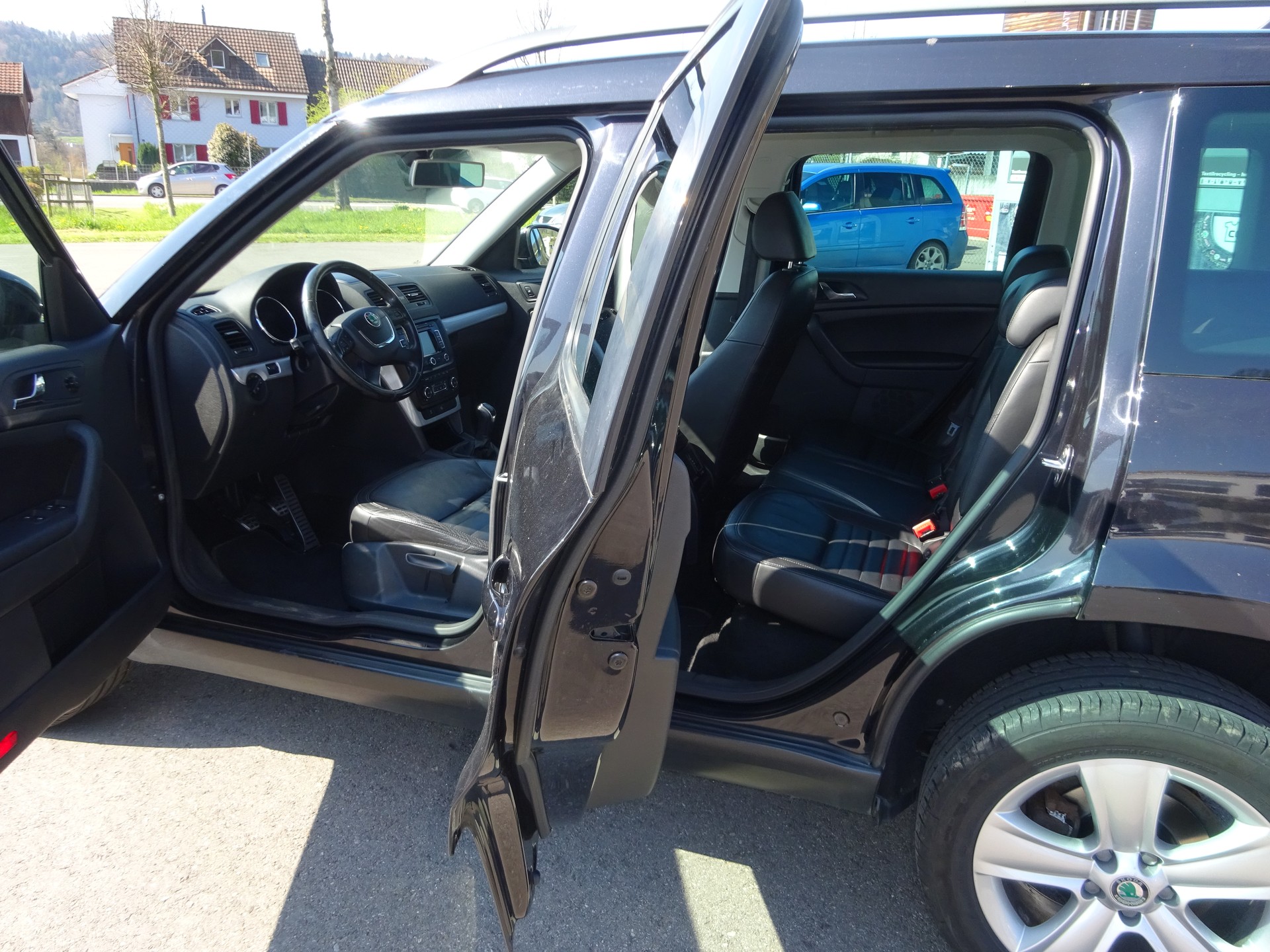 SKODA Yeti 2.0 TDI Ambition 4x4-image-9