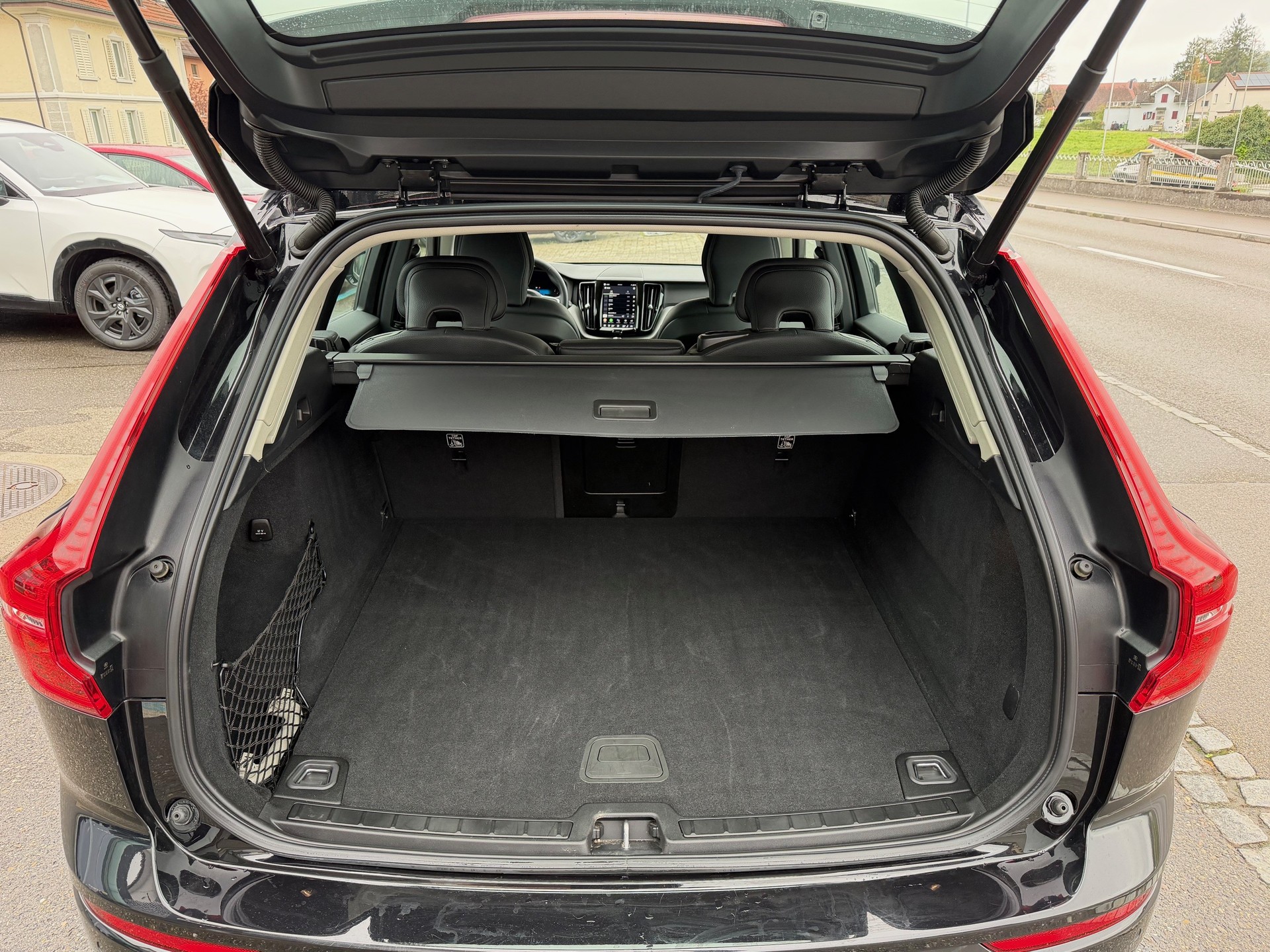 VOLVO XC60 B4 Diesel Mild Hybrid AWD Core Geartronic-image-12