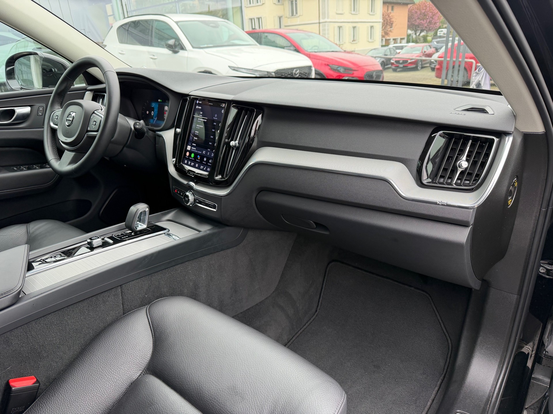 VOLVO XC60 B4 Diesel Mild Hybrid AWD Core Geartronic-image-5