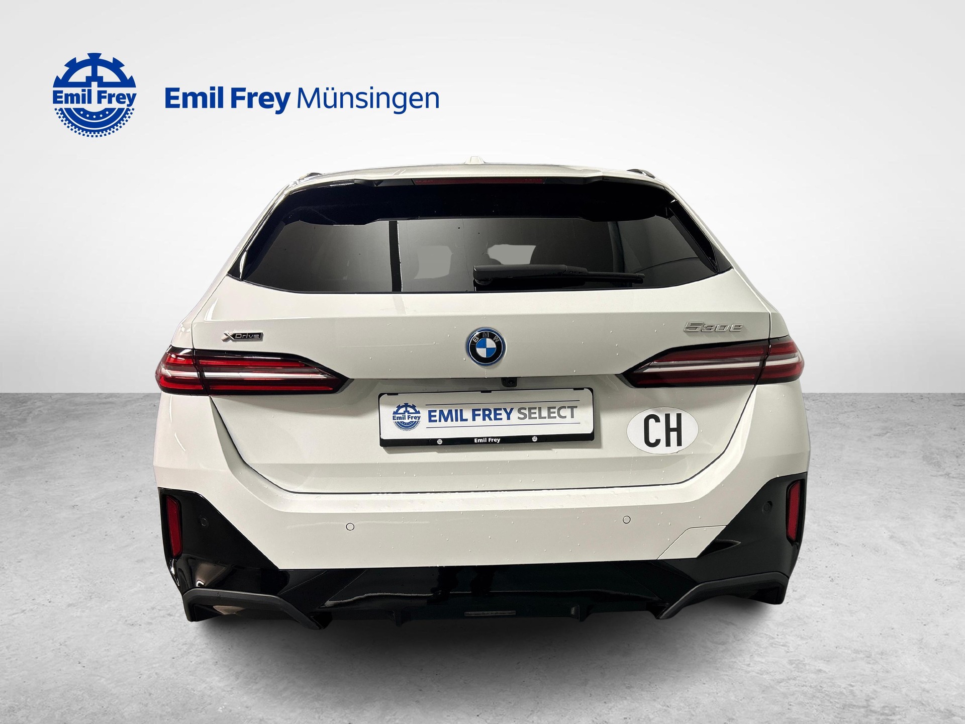 BMW 530e xDrive Touring-image-13
