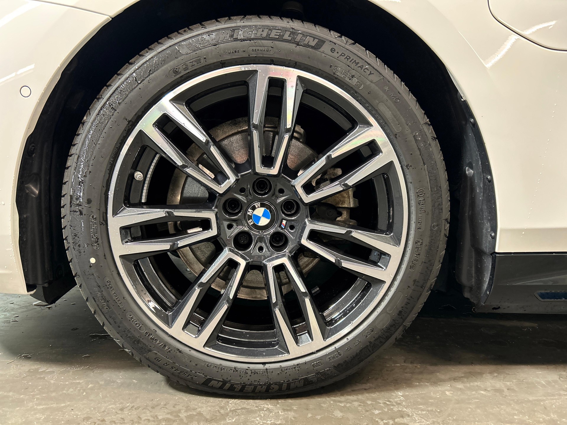 BMW 530e xDrive Touring-image-11