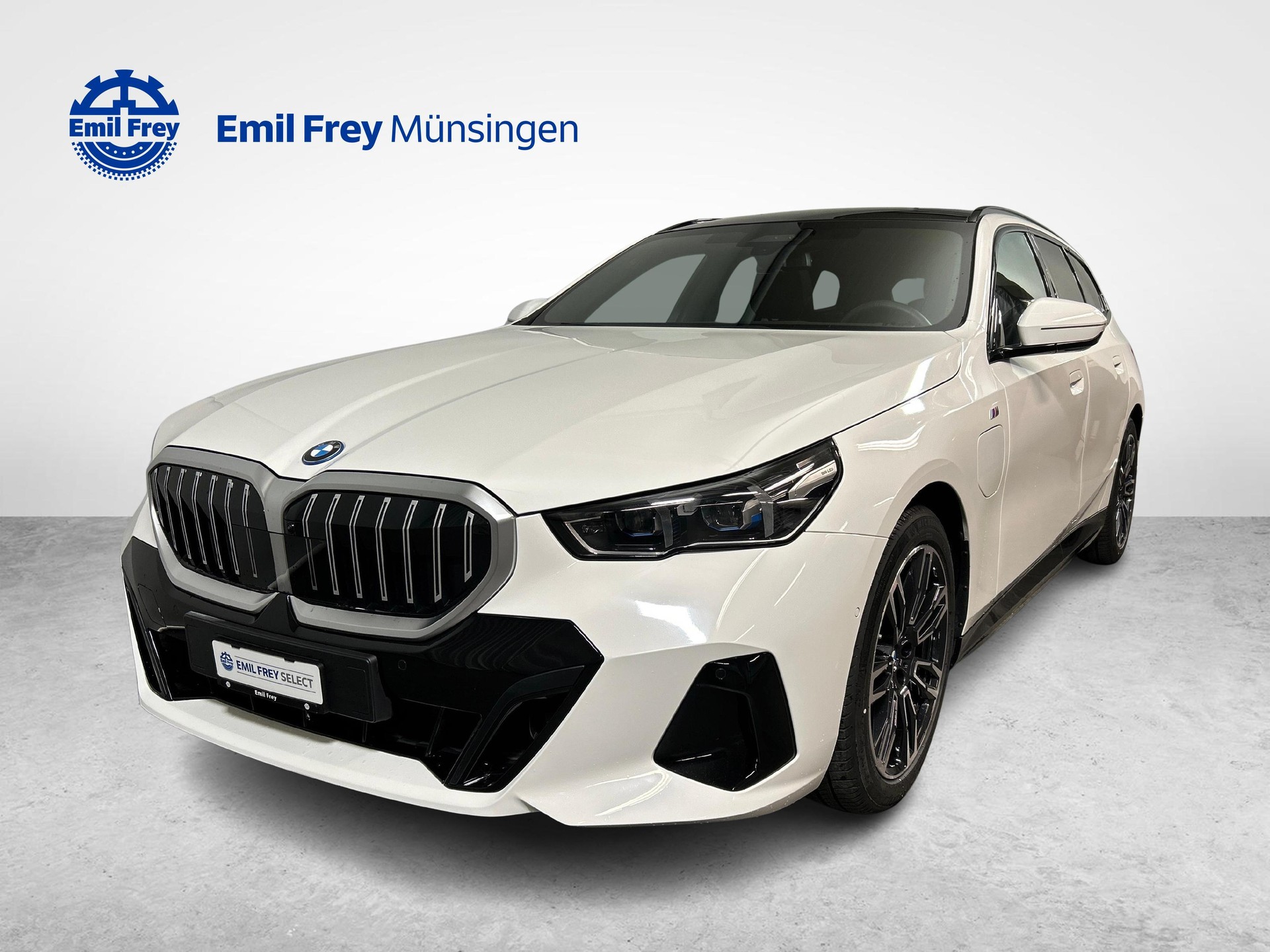 BMW 530e xDrive Touring-image-0