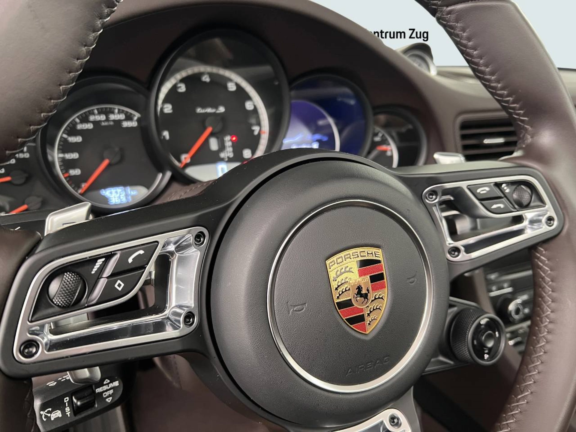 PORSCHE 911 Turbo S Cabriolet-image-17