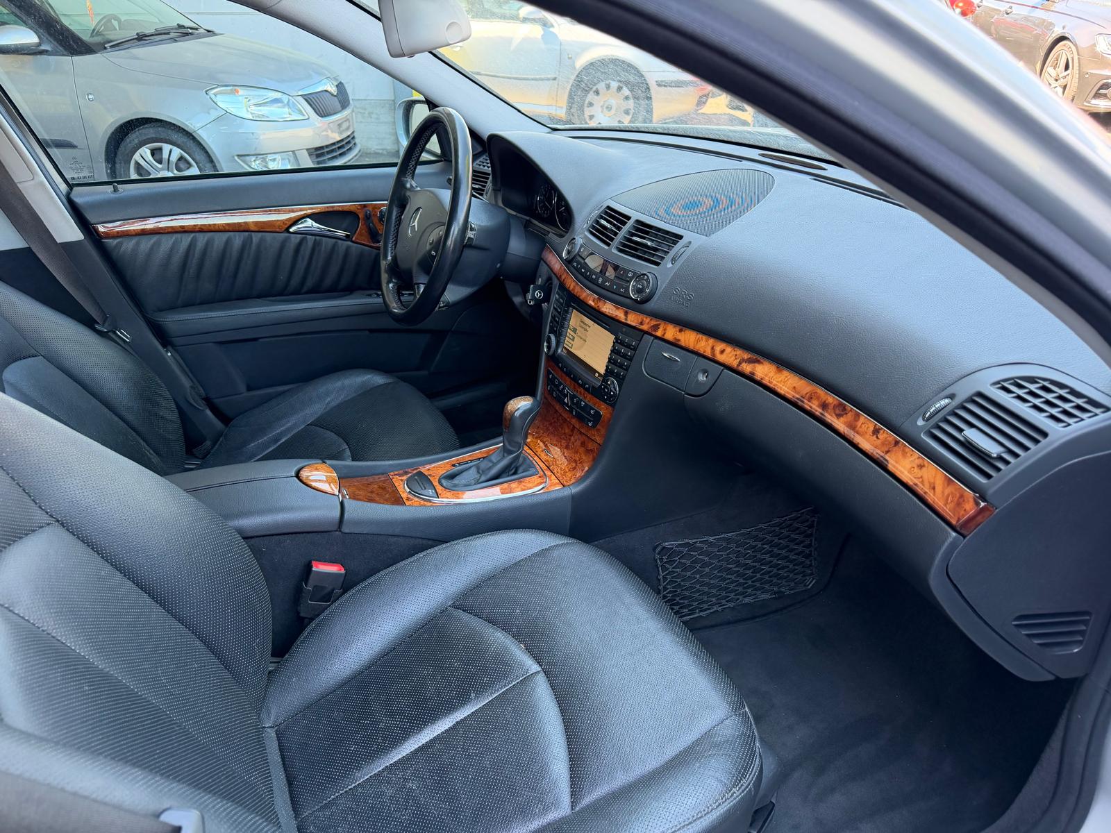 MERCEDES-BENZ E 350 Avantgarde 7G-Tronic-image-7