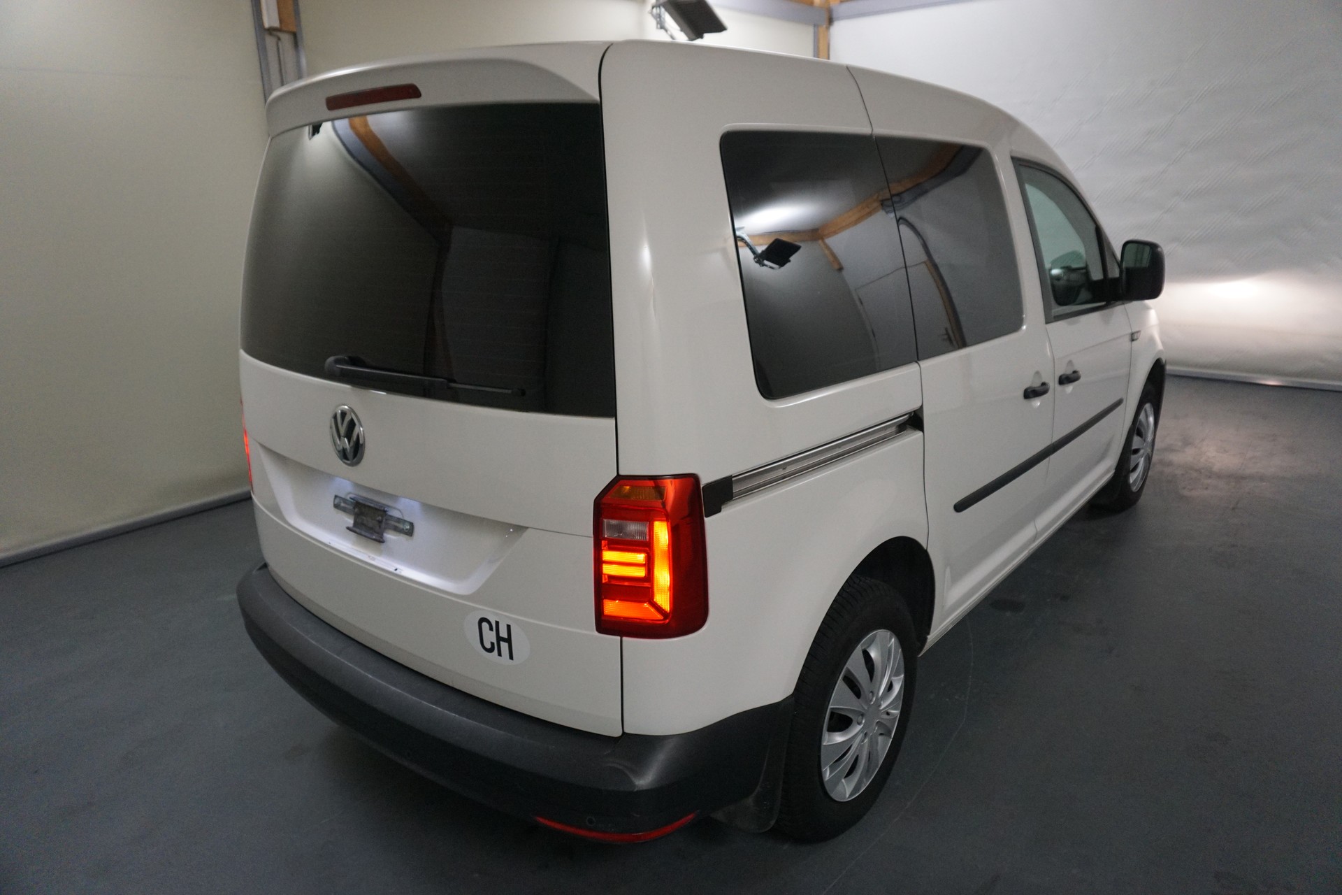 VW Caddy 1.2 TSI Entry BlueMotion Technology-image-4