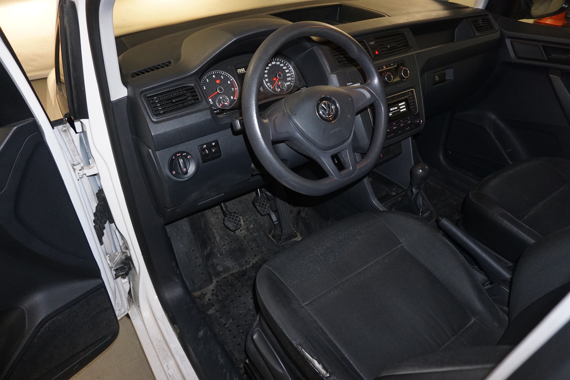 VW Caddy 1.2 TSI Entry BlueMotion Technology-image-9