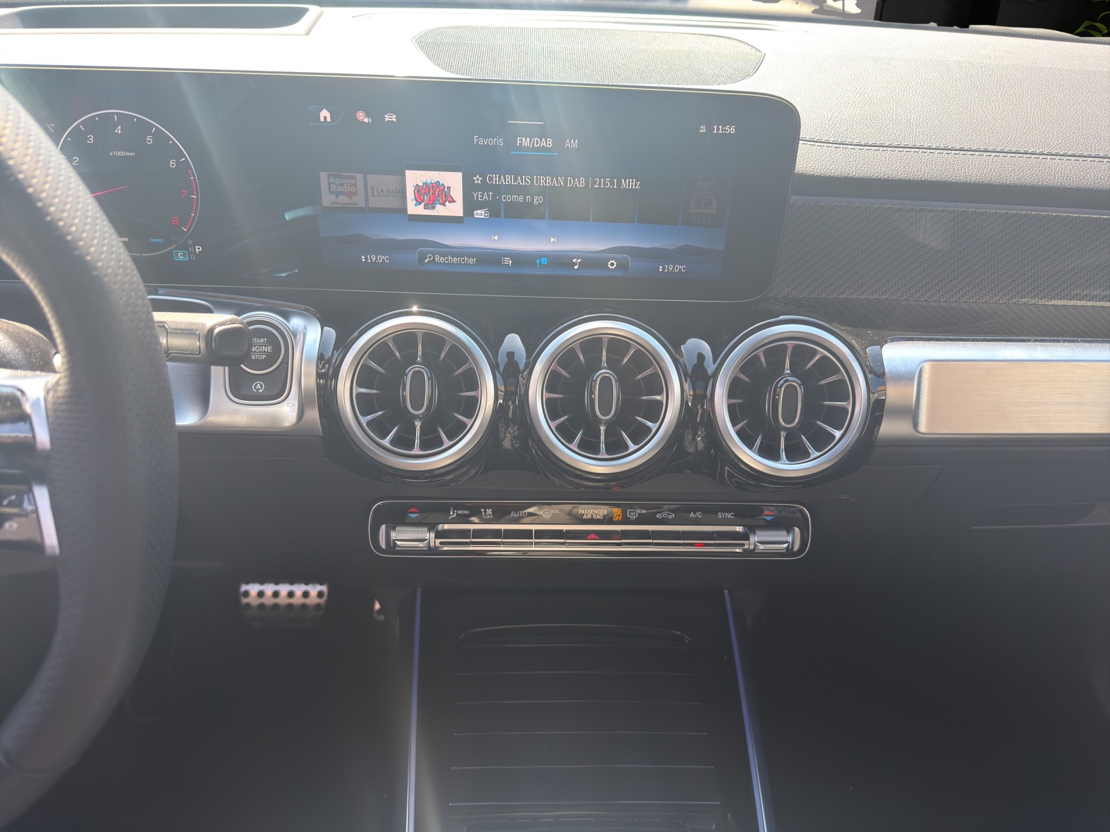 MERCEDES-BENZ GLB 220 4Matic 8G-Tronic-image-10