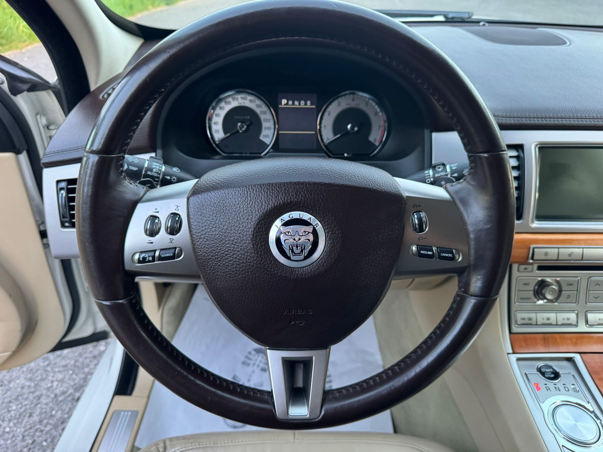 JAGUAR XF 3.0 V6 Premium Luxury-image-21