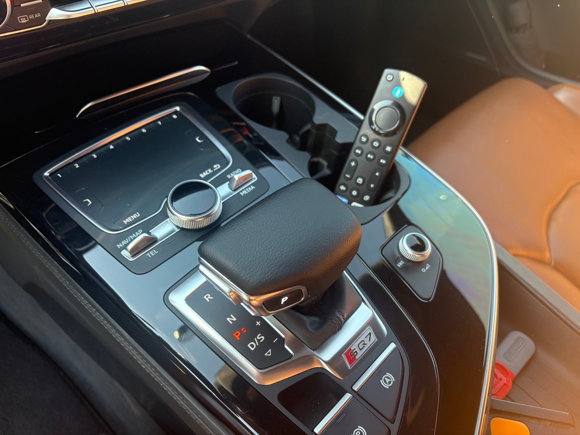 AUDI SQ7 4.0 TDI quattro tiptronic-image-19