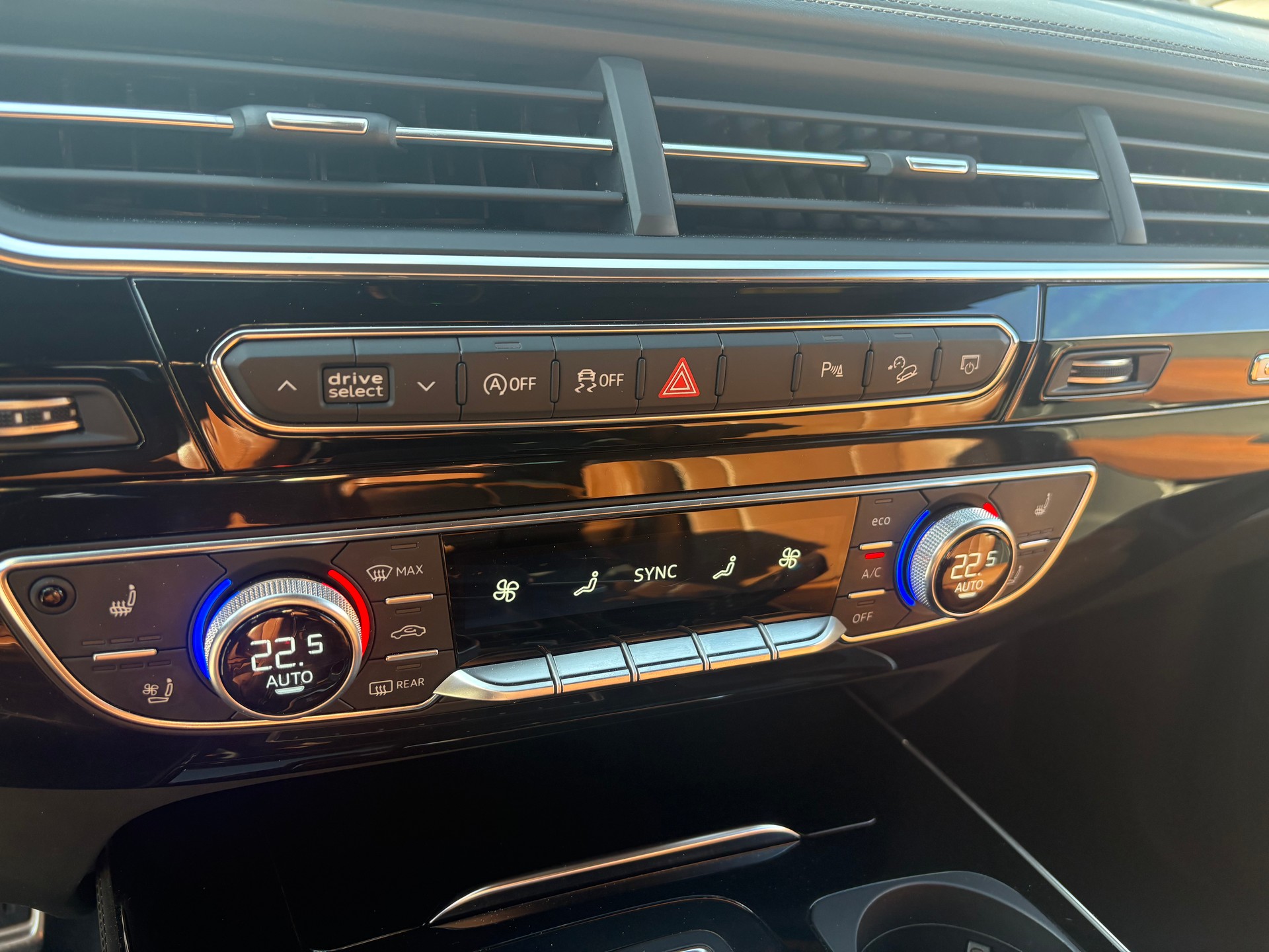 AUDI SQ7 4.0 TDI quattro tiptronic-image-20
